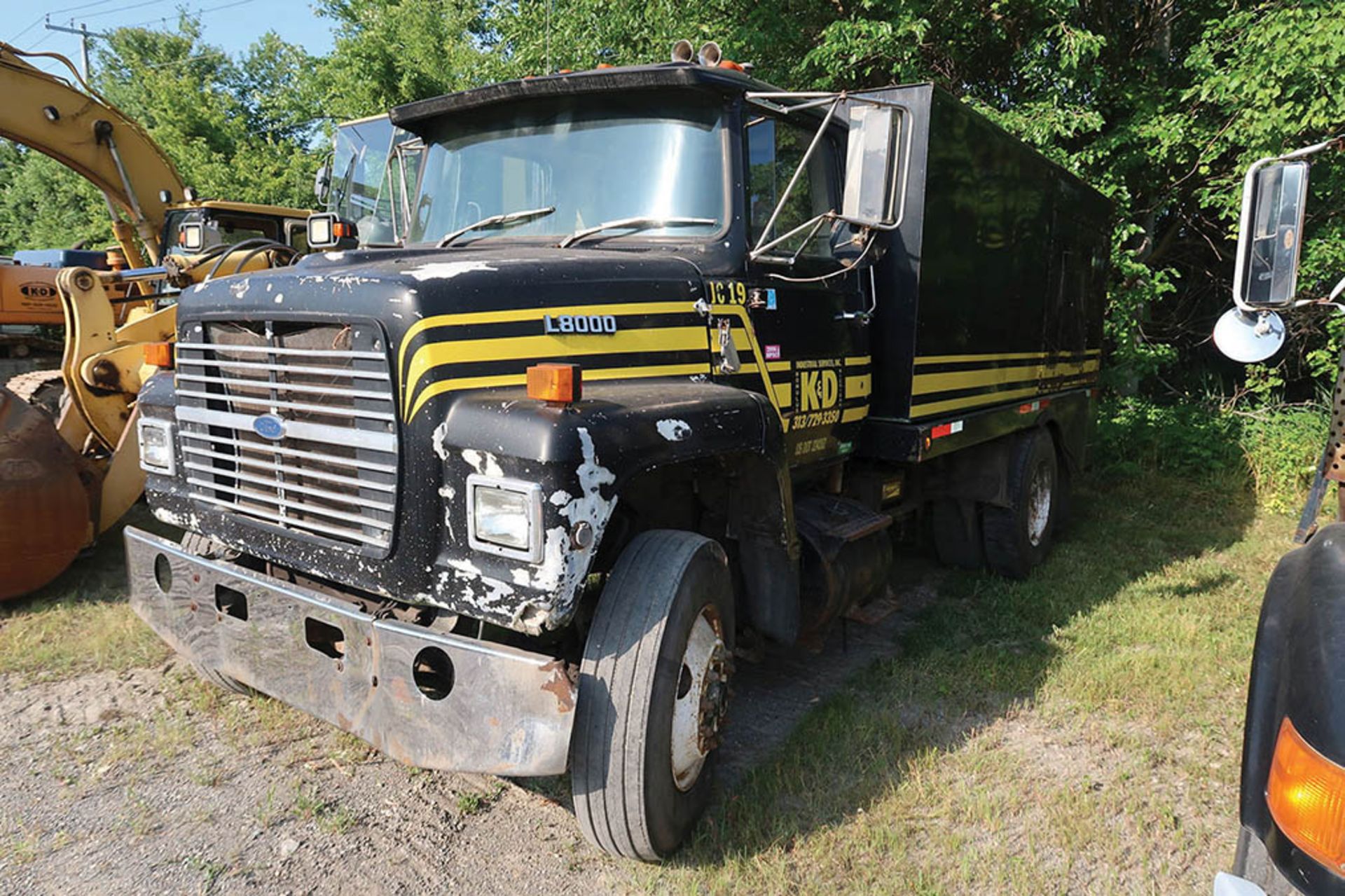 1989 FORD L8000 SEWER JET CLEANER TRUCK; VIN # 1FDYR80U4KVA08713, CAT MODEL 3208 ENGINE, MEYERS