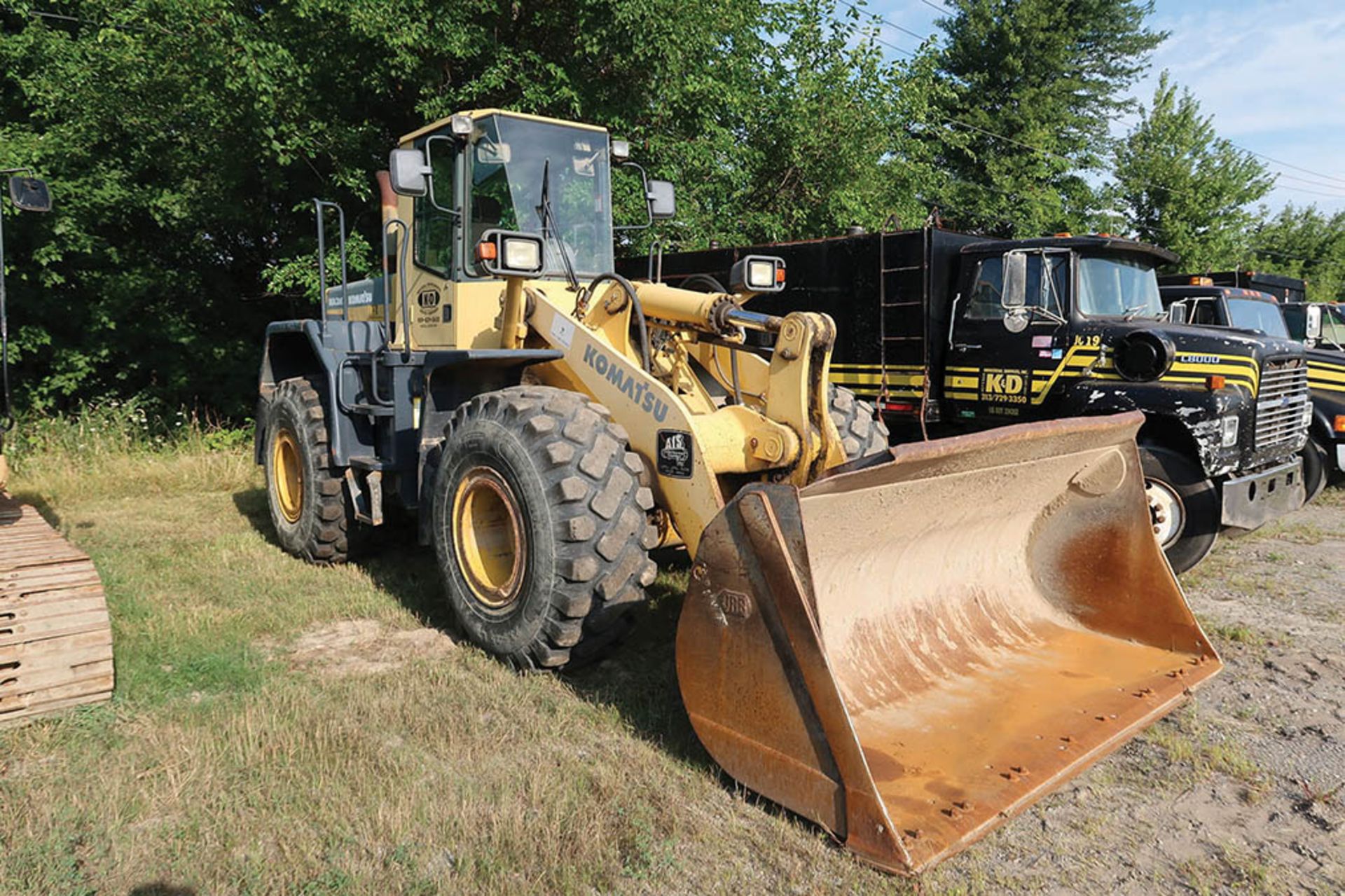 KOMATSU MODEL WA380-3MC 4WD RUBBER TIRE FRONT END LOADER; S/N A51539, 4-YD. FRONT BUCKET, 29 «'' - Image 3 of 8