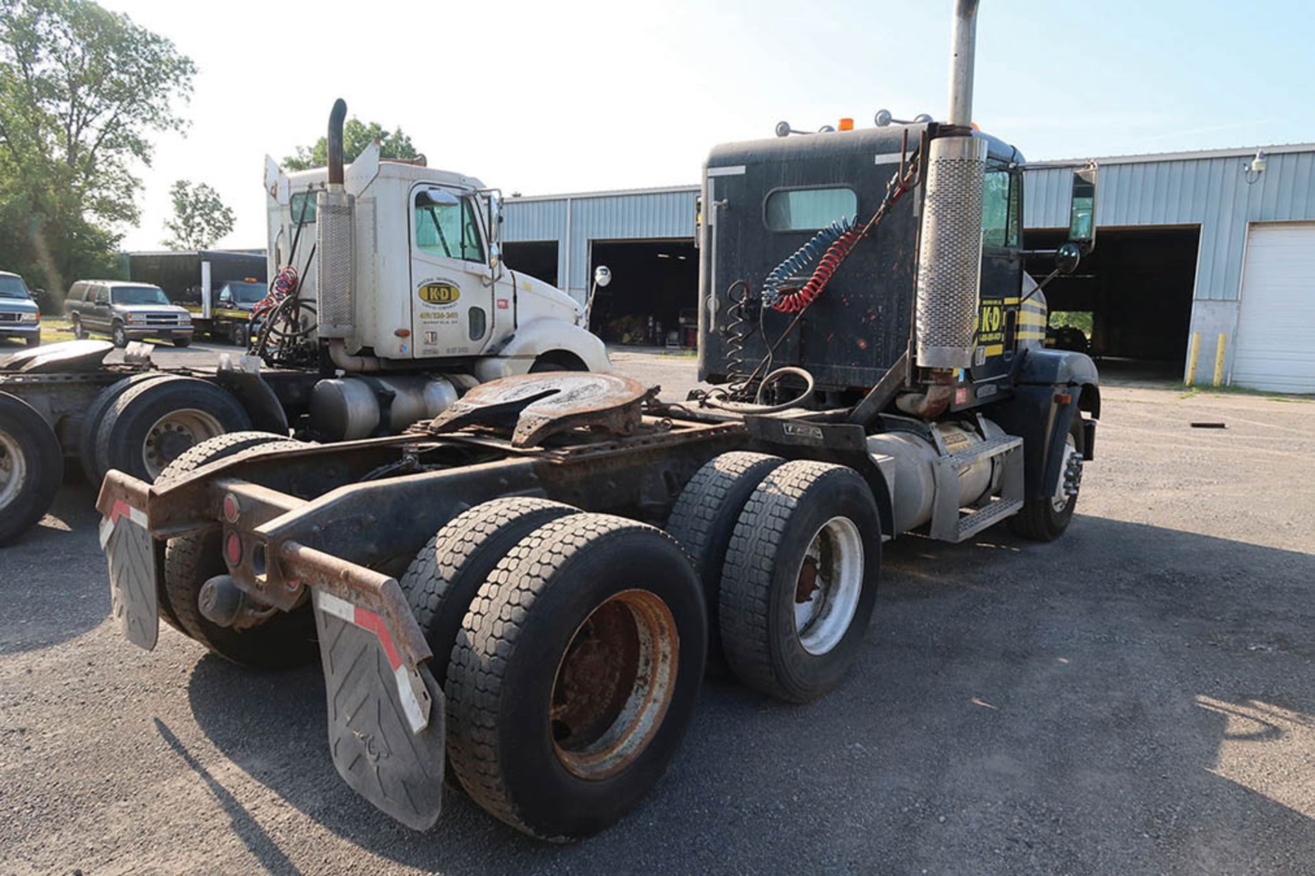 1996 FREIGHTLINER TANDEM AXLE TWIN SCREW SEMI-TRUCK; VIN #1FUYDKYBXTH742569, 61,4000 LB. GVWR, WET - Image 3 of 7