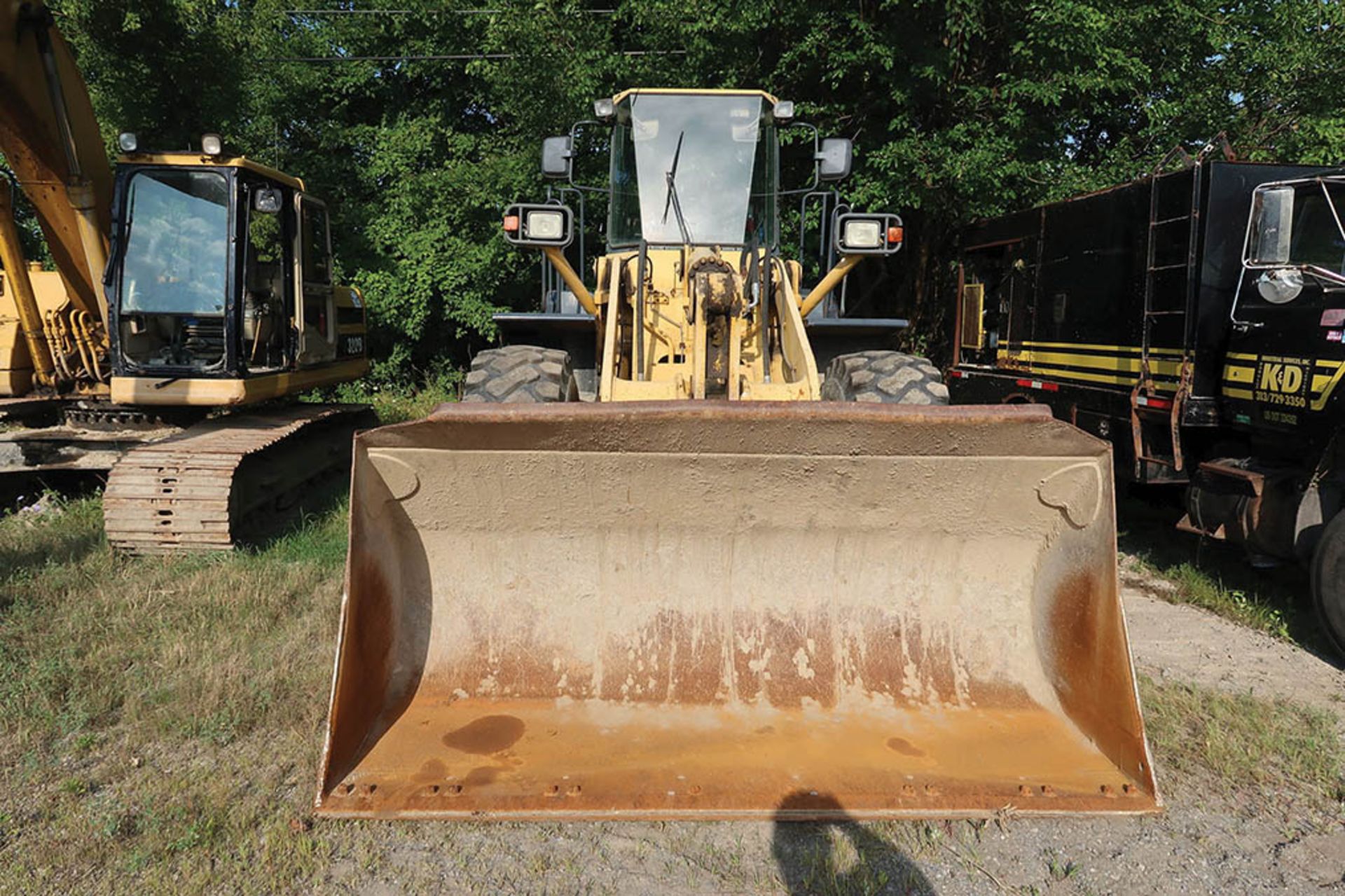 KOMATSU MODEL WA380-3MC 4WD RUBBER TIRE FRONT END LOADER; S/N A51539, 4-YD. FRONT BUCKET, 29 «'' - Image 2 of 8