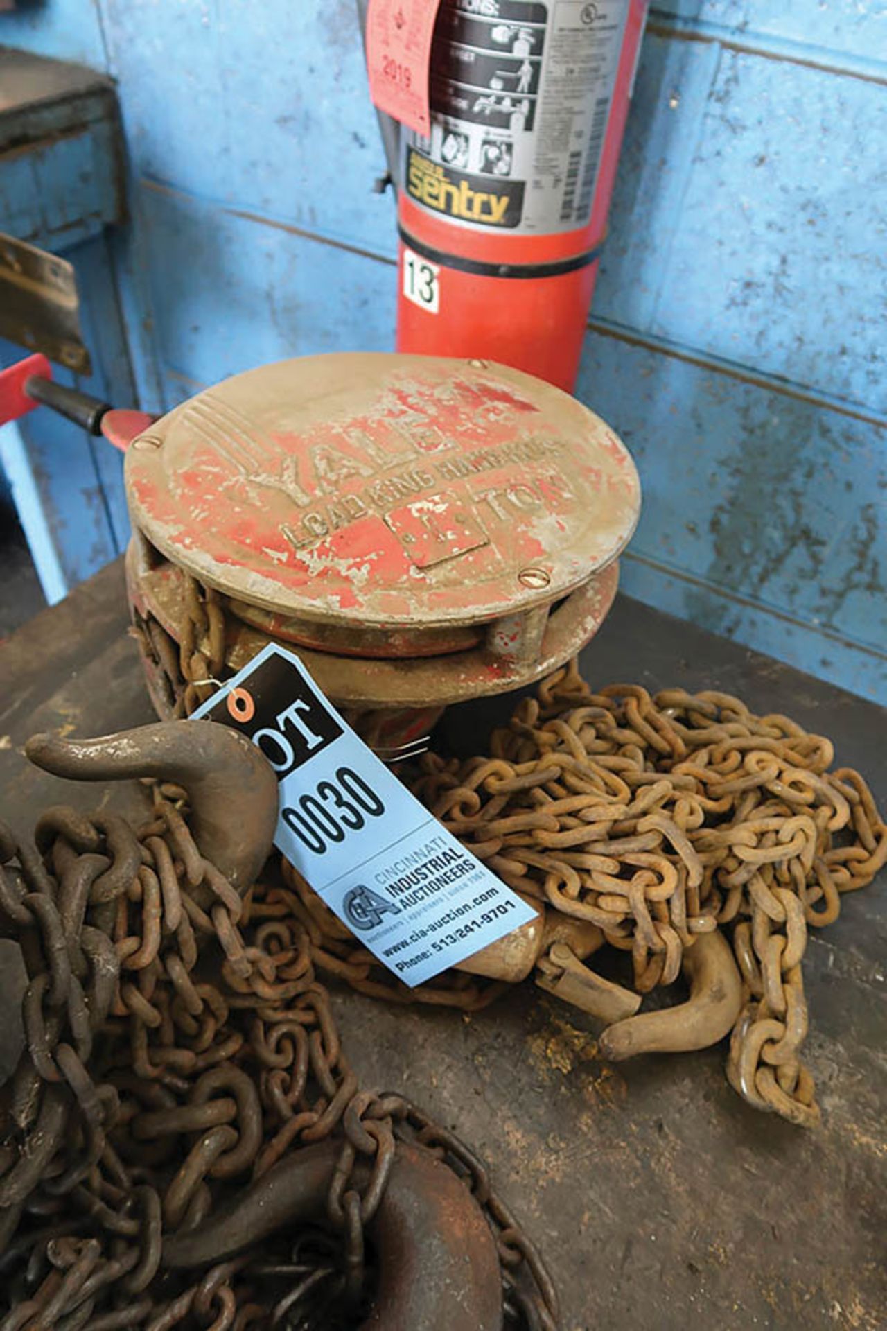 1 TON YALE MANUAL CHAIN HOIST - Image 2 of 2