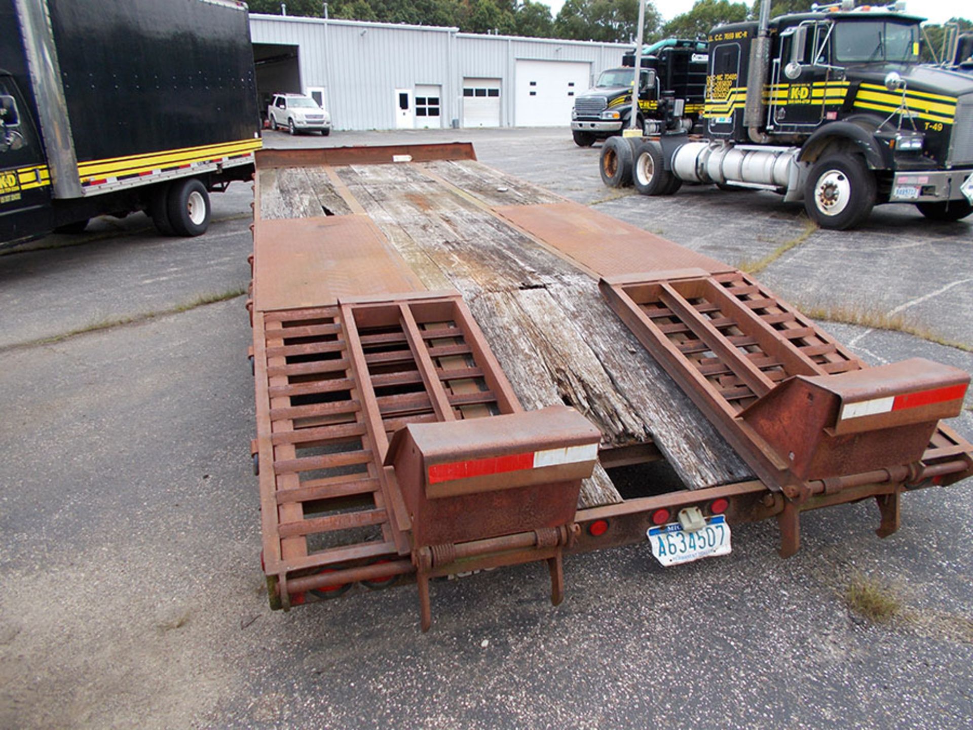 1996 TALBERT T/A EQUIPMENT TRAILER; 19' X 8' 6'' BED WITH 5 DOVE TAIL AND DROP RAMPS, PINTLE - Image 2 of 2