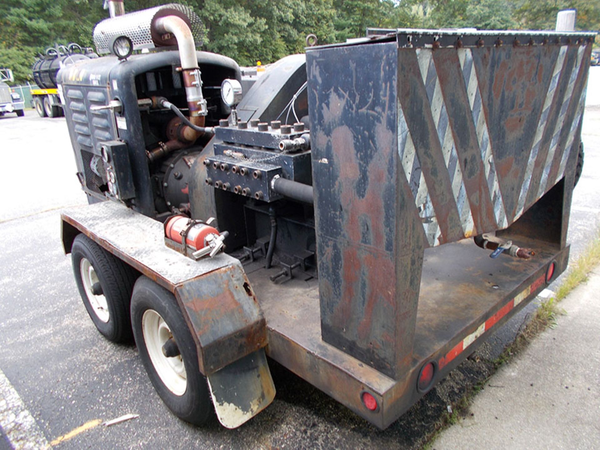 NLB TRAILER MOUNTED WATER BLASTER; MODEL 8150D-1 3/8, VIN# 687290 POWERED BY DETROIT TAKE OFF; MODEL - Image 2 of 2