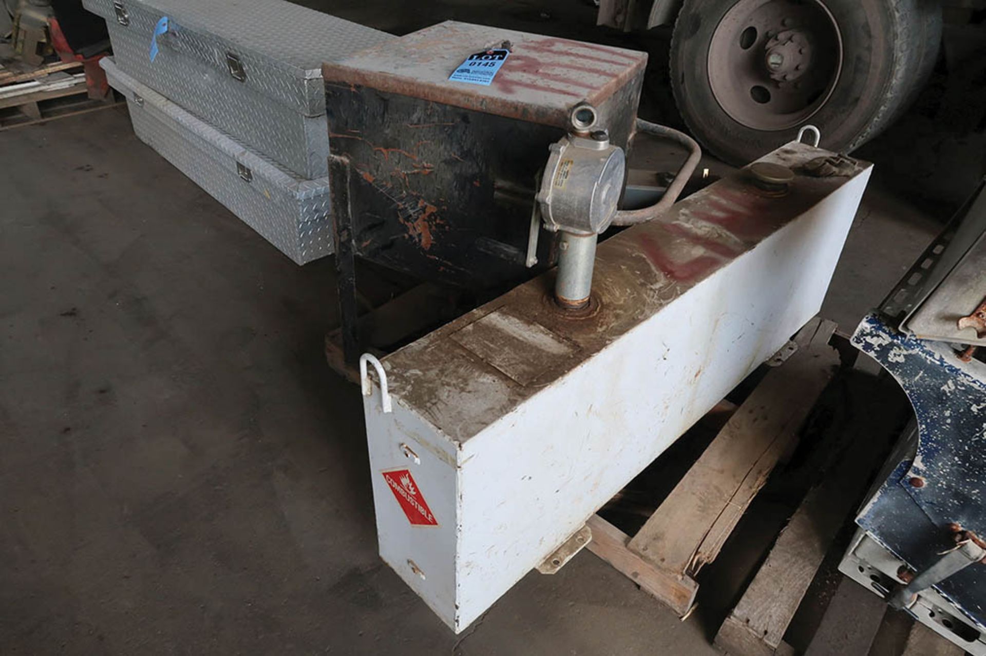 (LOT) GAS TANK WITH HAND PUMP, ELECTRICAL BOX, BLASTING POD