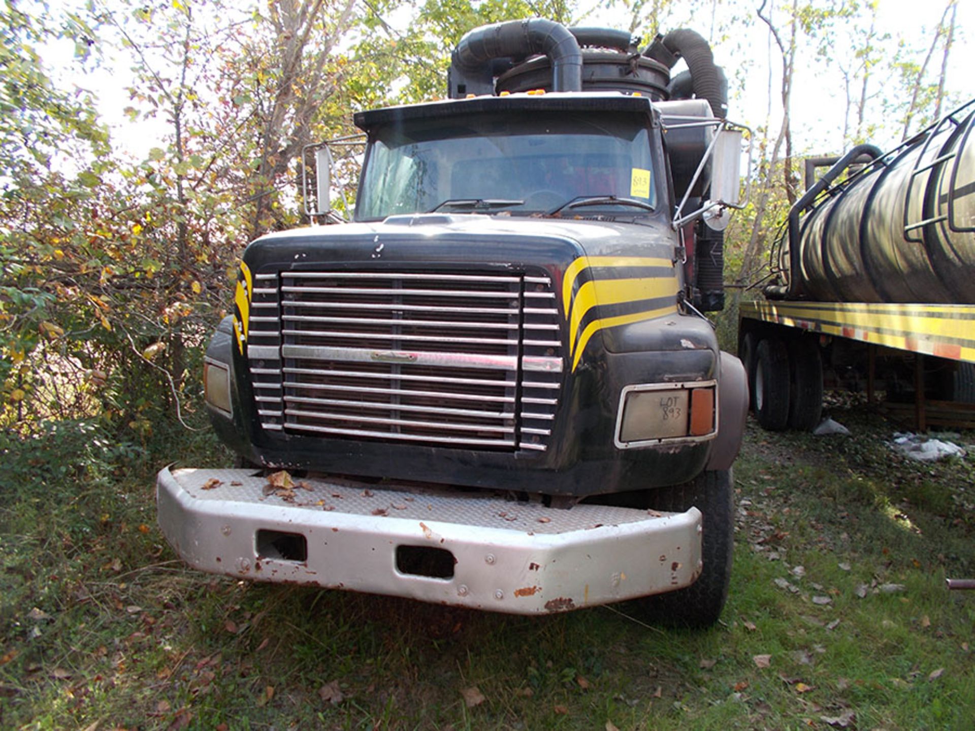 1995 FORD VACUUM TRUCK; 235,633 MILES, VIN 1FDZY90X0SVA11339, WITH PEABODY MYERS VACTOR ***LOCATED