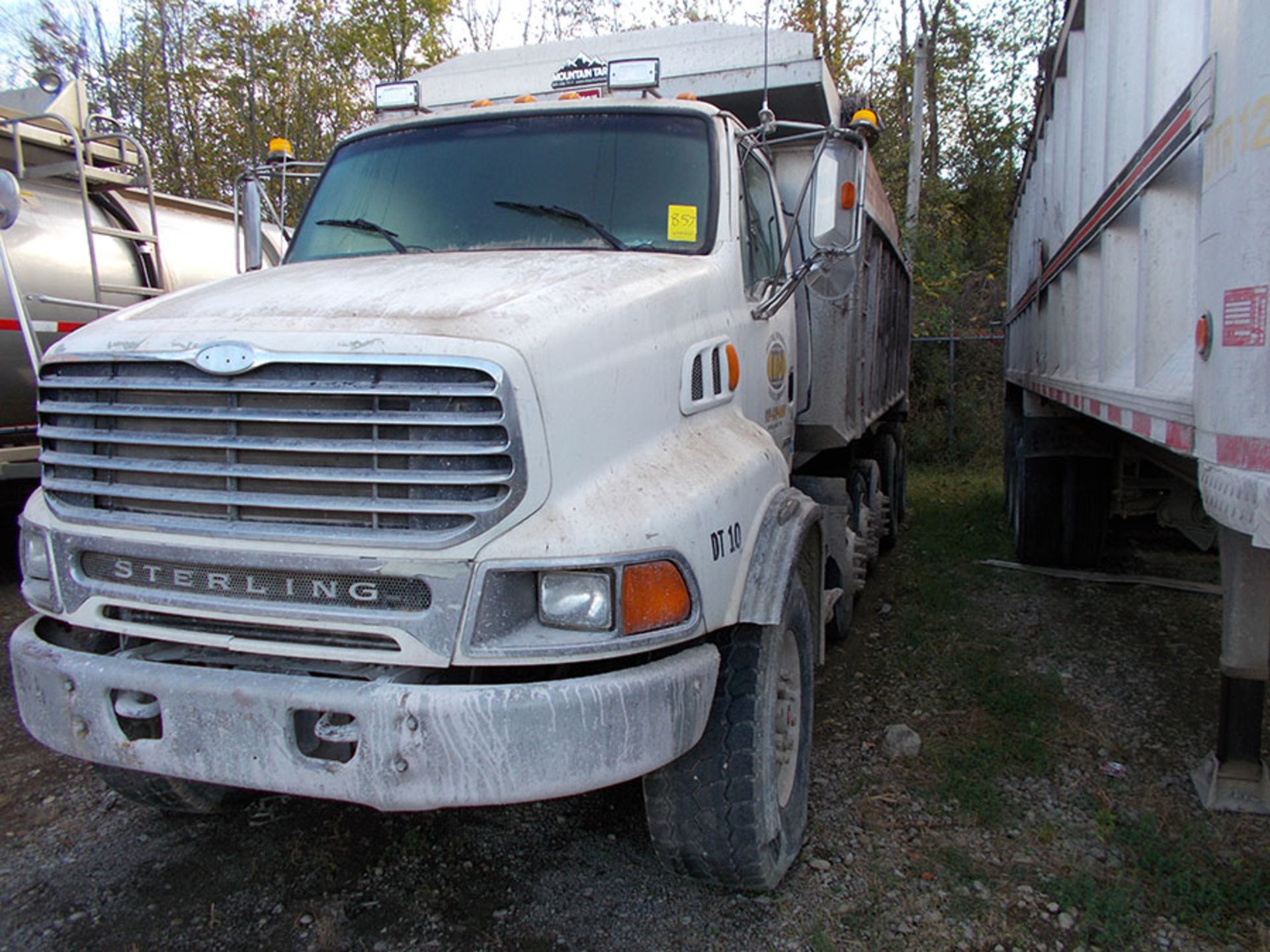 2001 STERLING DUMP TRUCK; 6-AXLE, 21' X 4' 4'' TALL BED, VIN 2FZHAZAS01AH49638 ***LOCATED IN