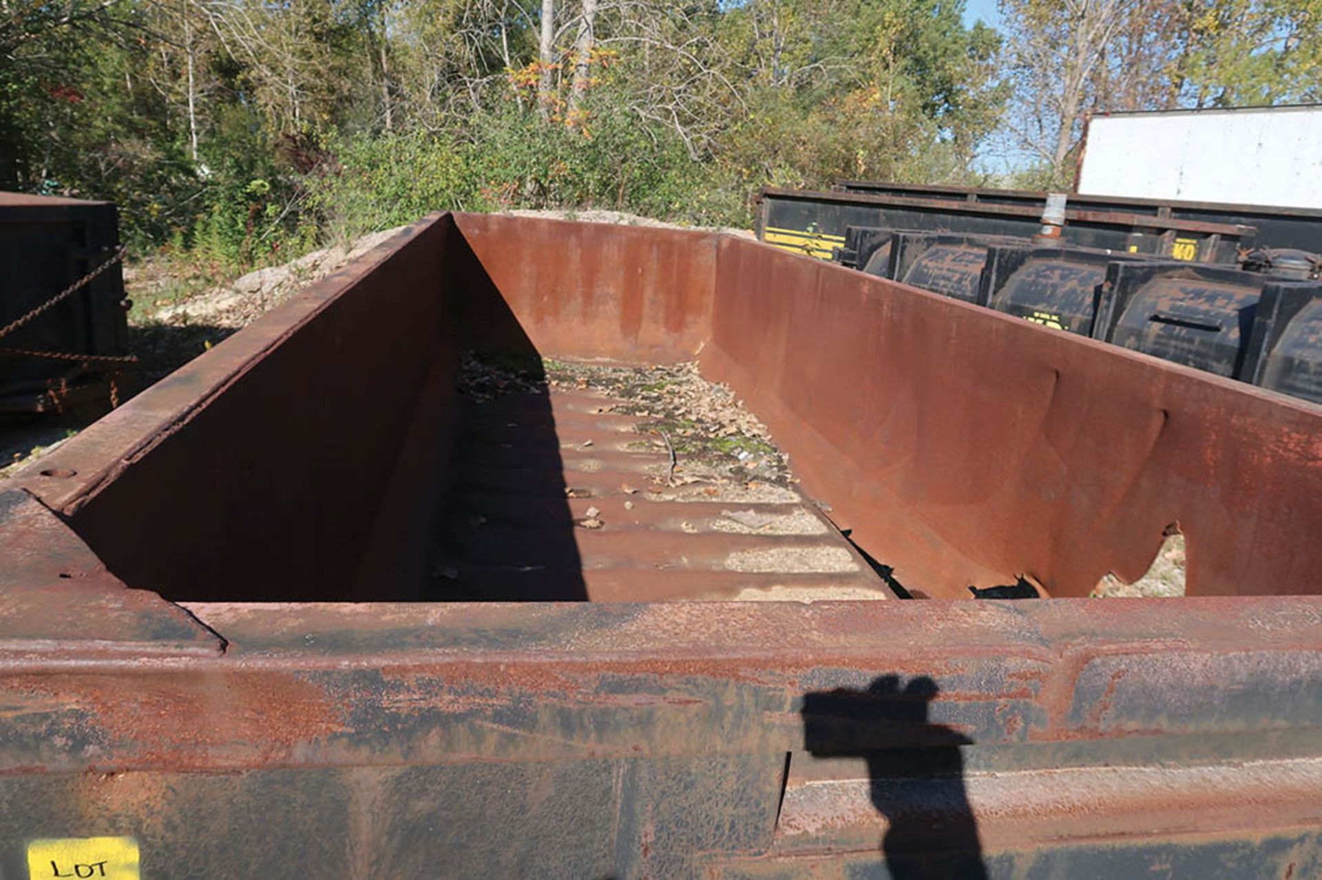 30 CU. YARD ROLL-OFF CONTAINER WITH HOLES ON SIDE WALL, RB167 ***LOCATED IN MIDLAND, MICHIGAN** - Bild 2 aus 2