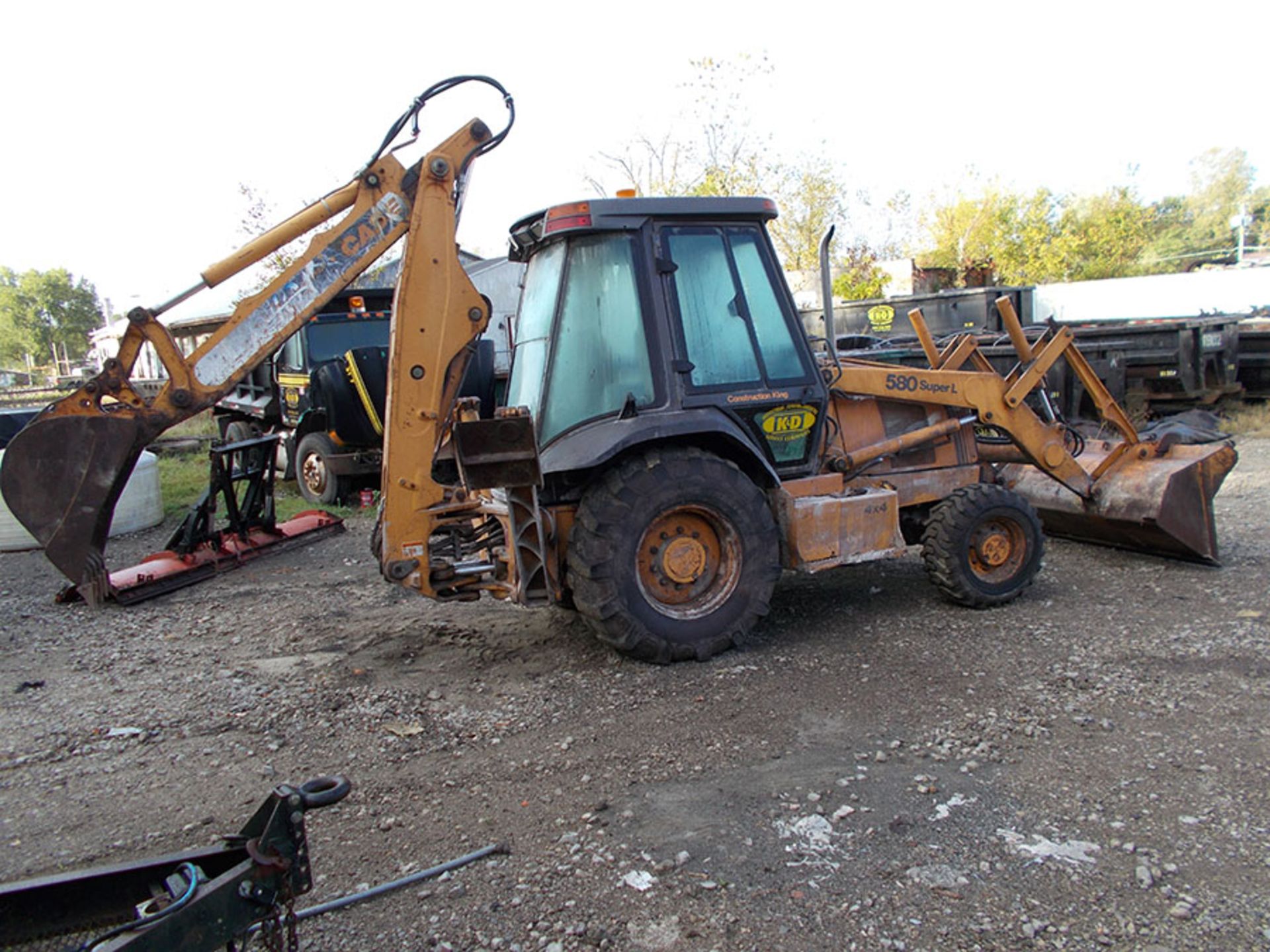 CASE RUBBER TIRE BACKHOE LOADER; 5,071 HOURS, MODEL 580 SUPERL, 4-WHEEL DRIVE, S/N JJG0202450 *** - Bild 2 aus 3