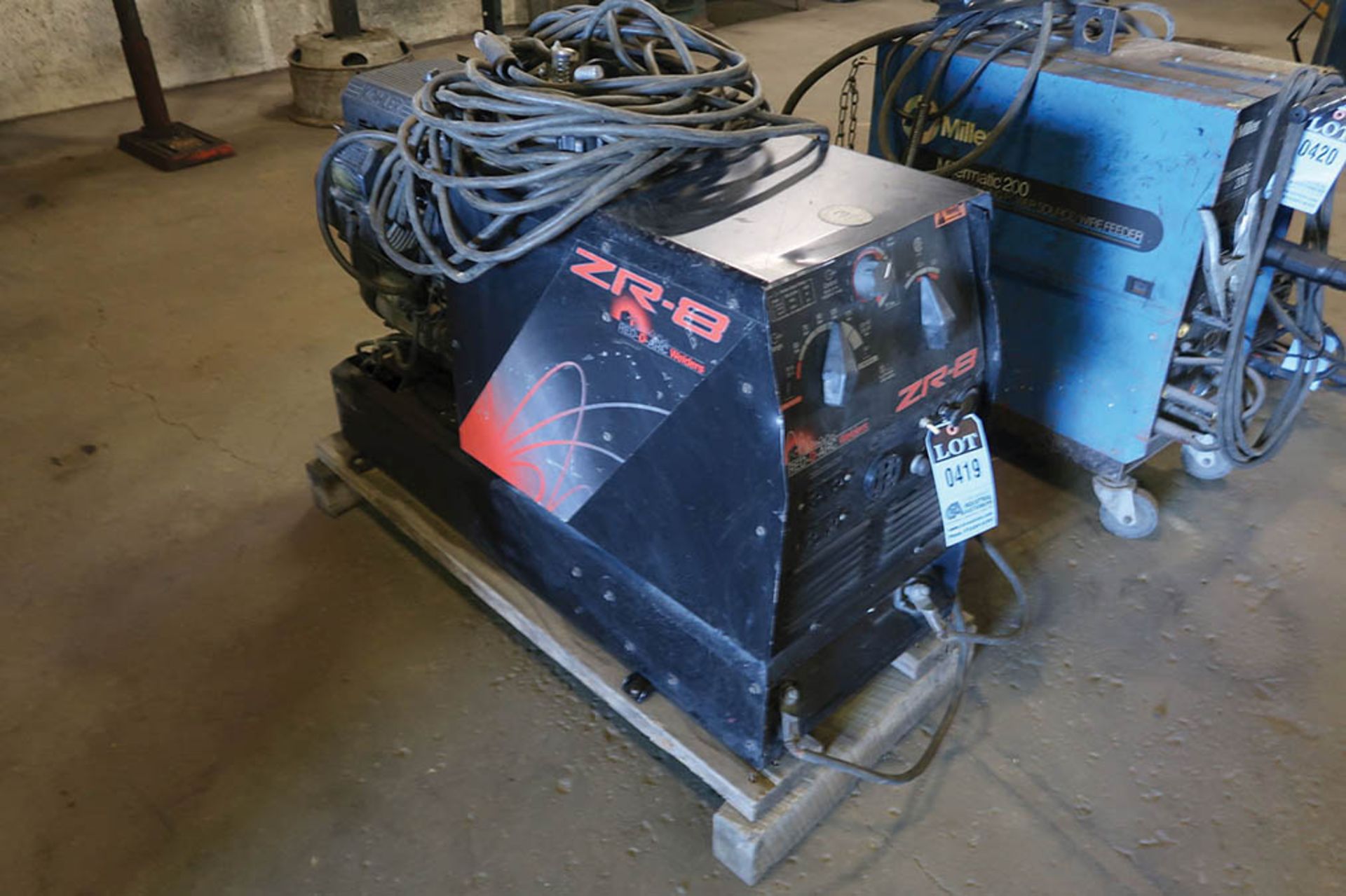 225-AMP RED-D-ARC MODEL ZR-8 GASOLINE POWERED ARC WELDER/ GENERATOR; S/N 41020515126, 253 HOURS