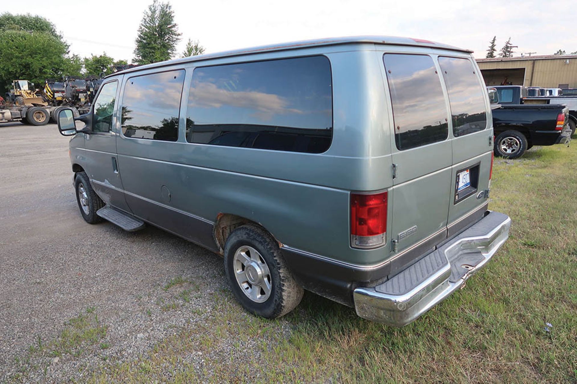 2006 FORD E-150 ECONOLINE PASSENGER VAN; VIN # 1FMRE11L96DB04166, 239,428 MILES - Image 4 of 7