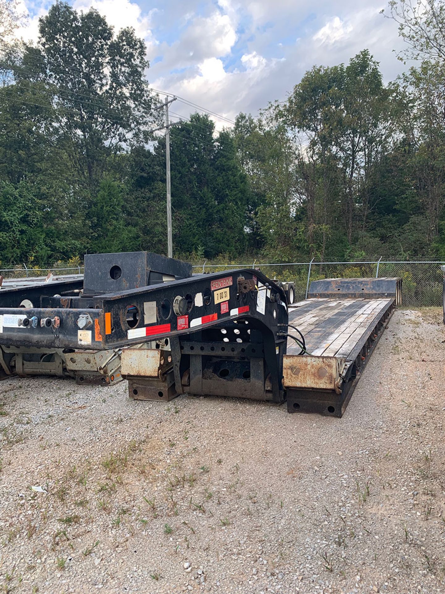 2008 FONTAINE RENEGADE LXTN RGN EXTENDABLE TRI-AXLE LOWBOY TRAILER 40-TON CAP. FLIP 3RD AXLE