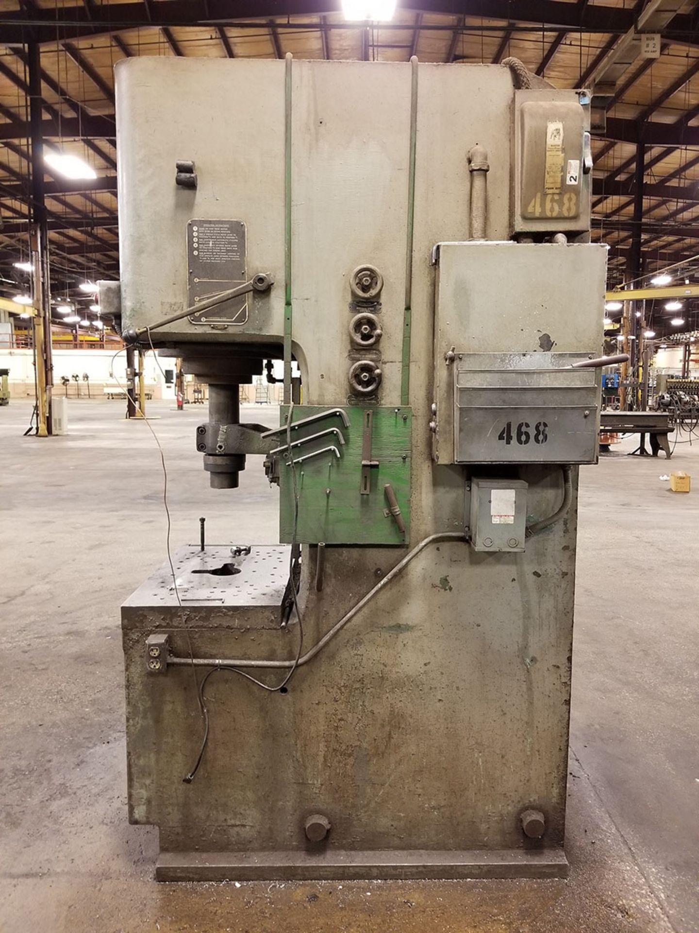 DENISON 50-TON VERTICAL MULTI-PRESS, MODEL OC98A112BO2D20, 4’‘ SHAFT, 19’‘ X 31’‘ TABLE, DUAL POST - Image 2 of 7