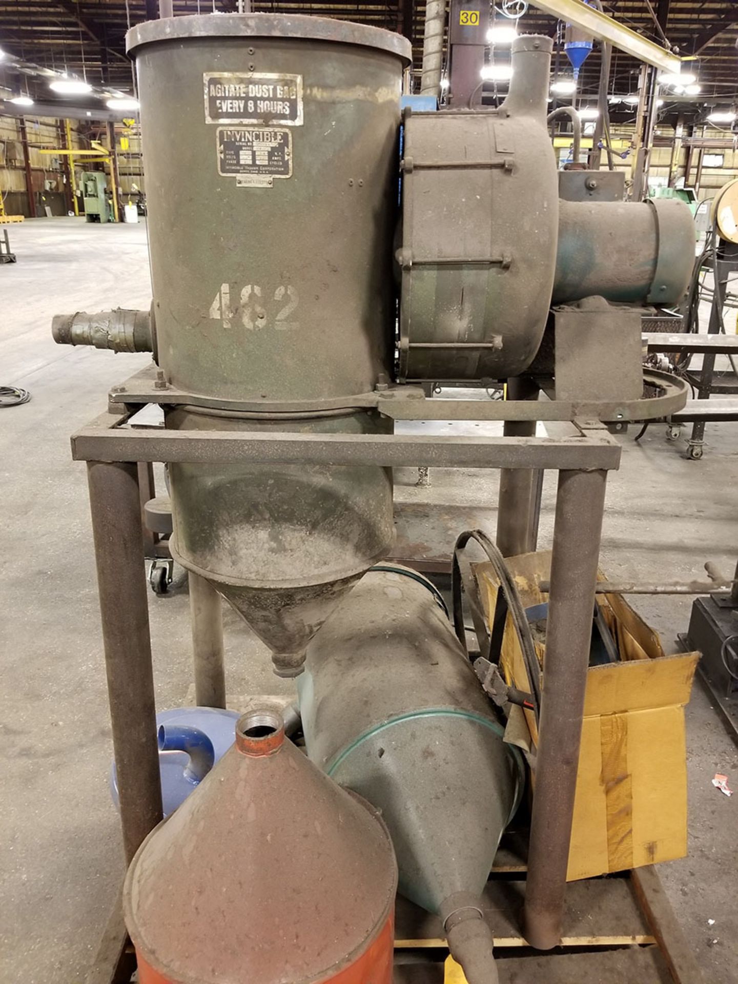 PALLET WITH INVISIBLE VACUUM DUST COLLECTOR AND (2) TOP COLLECTOR HOPPERS - Image 4 of 7