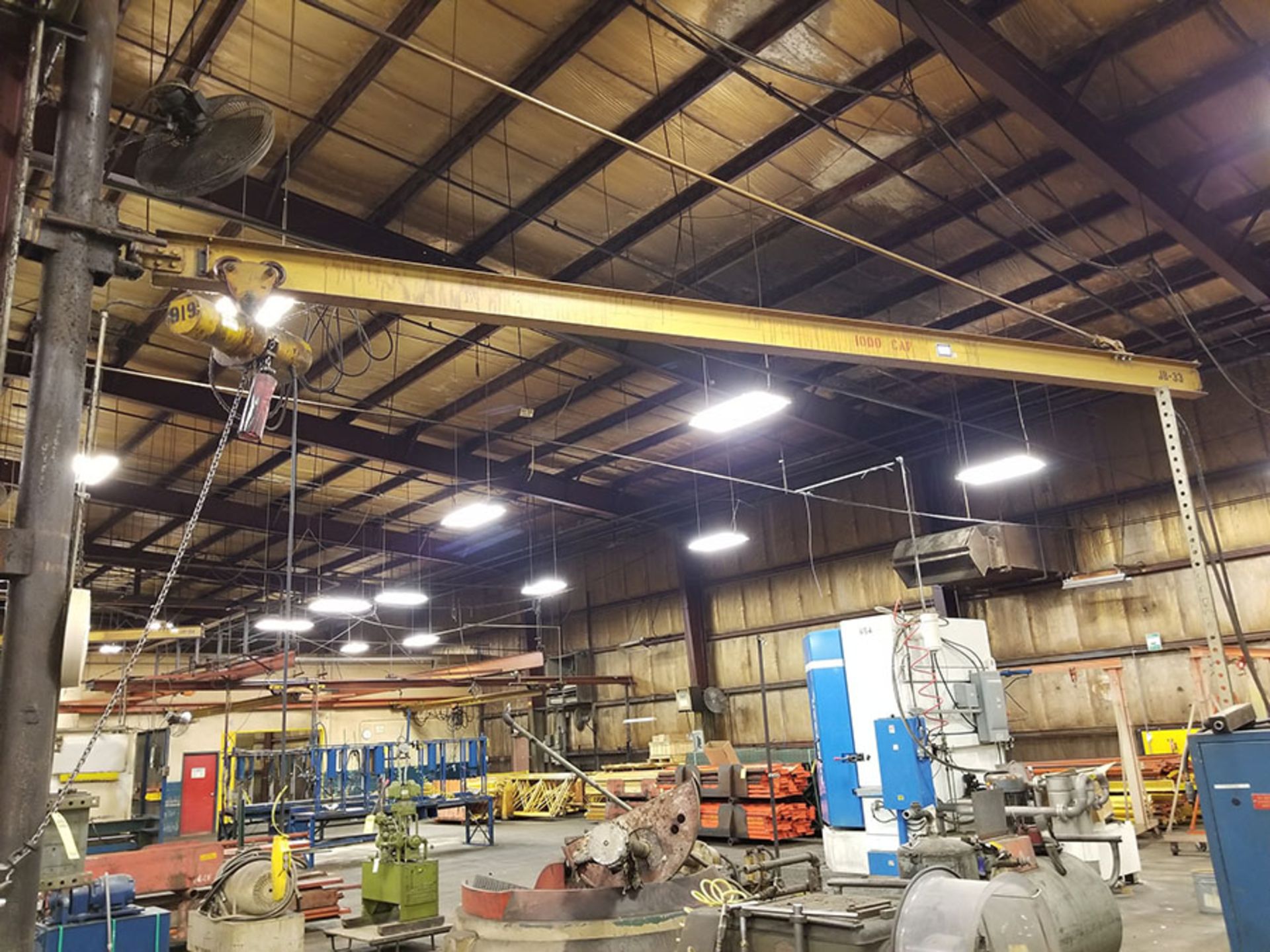 1/2 TON COLUMN MOUNTED JIB CRANE WITH BUDGIT 1/2 TON ELECTRIC CHAIN HOIST WITH PENDANT CONTROL