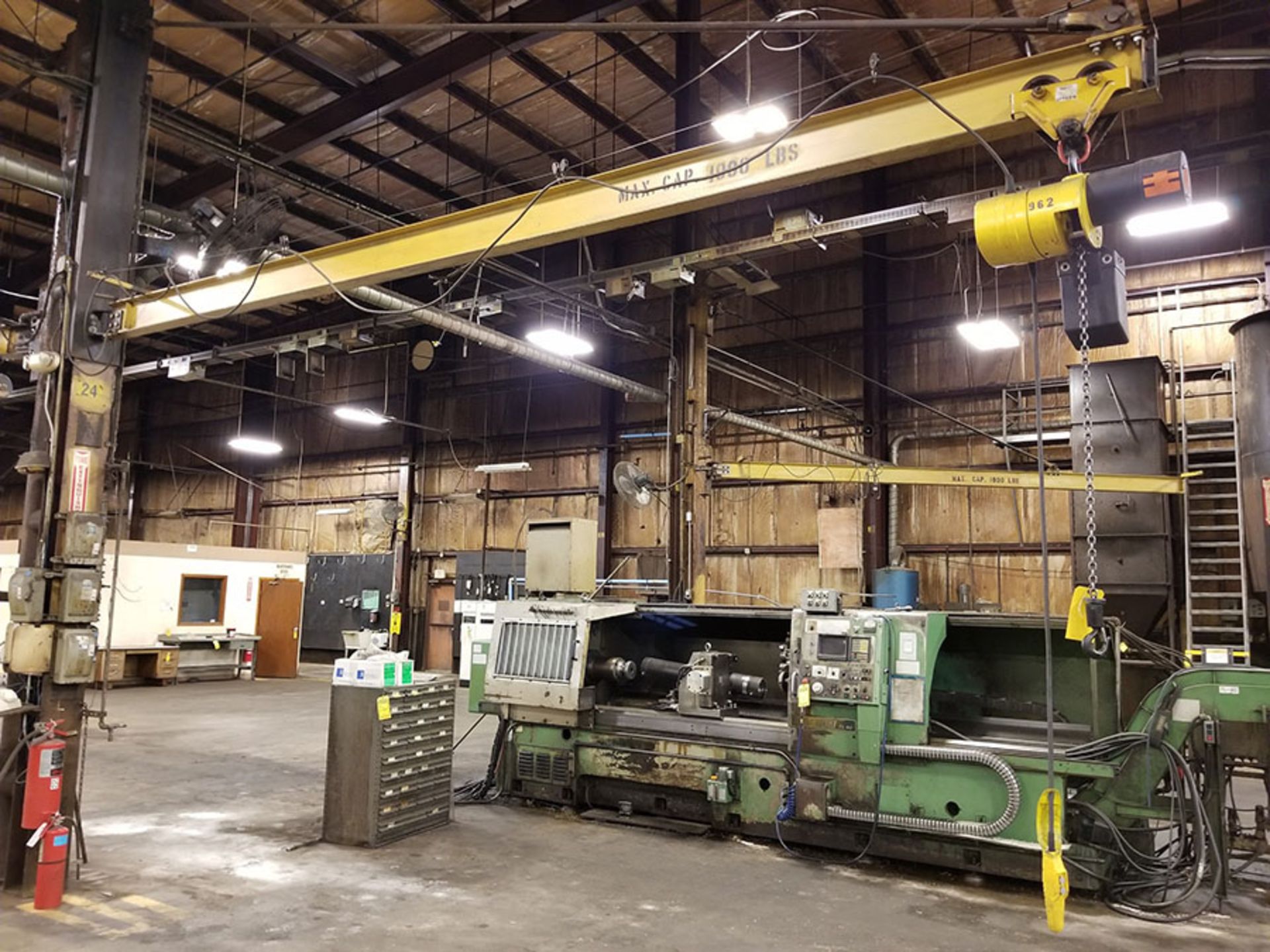 1/2 TON COLUMN MOUNTED JIB CRANE WITH BUDGIT 1/2 TON ELECTRIC CHAIN HOIST WITH PENDANT CONTROL - Image 2 of 5