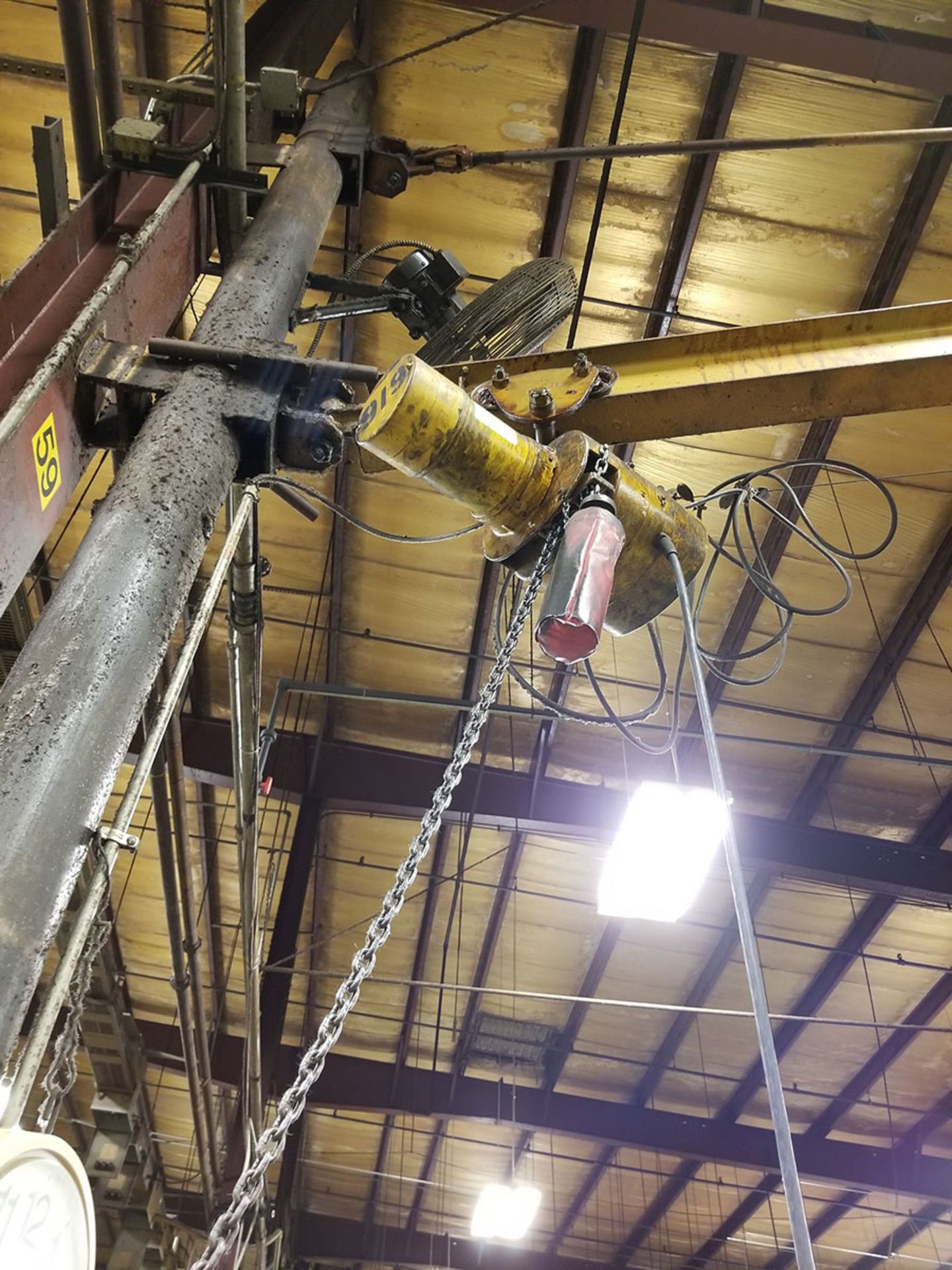 1/2 TON COLUMN MOUNTED JIB CRANE WITH BUDGIT 1/2 TON ELECTRIC CHAIN HOIST WITH PENDANT CONTROL - Image 2 of 7