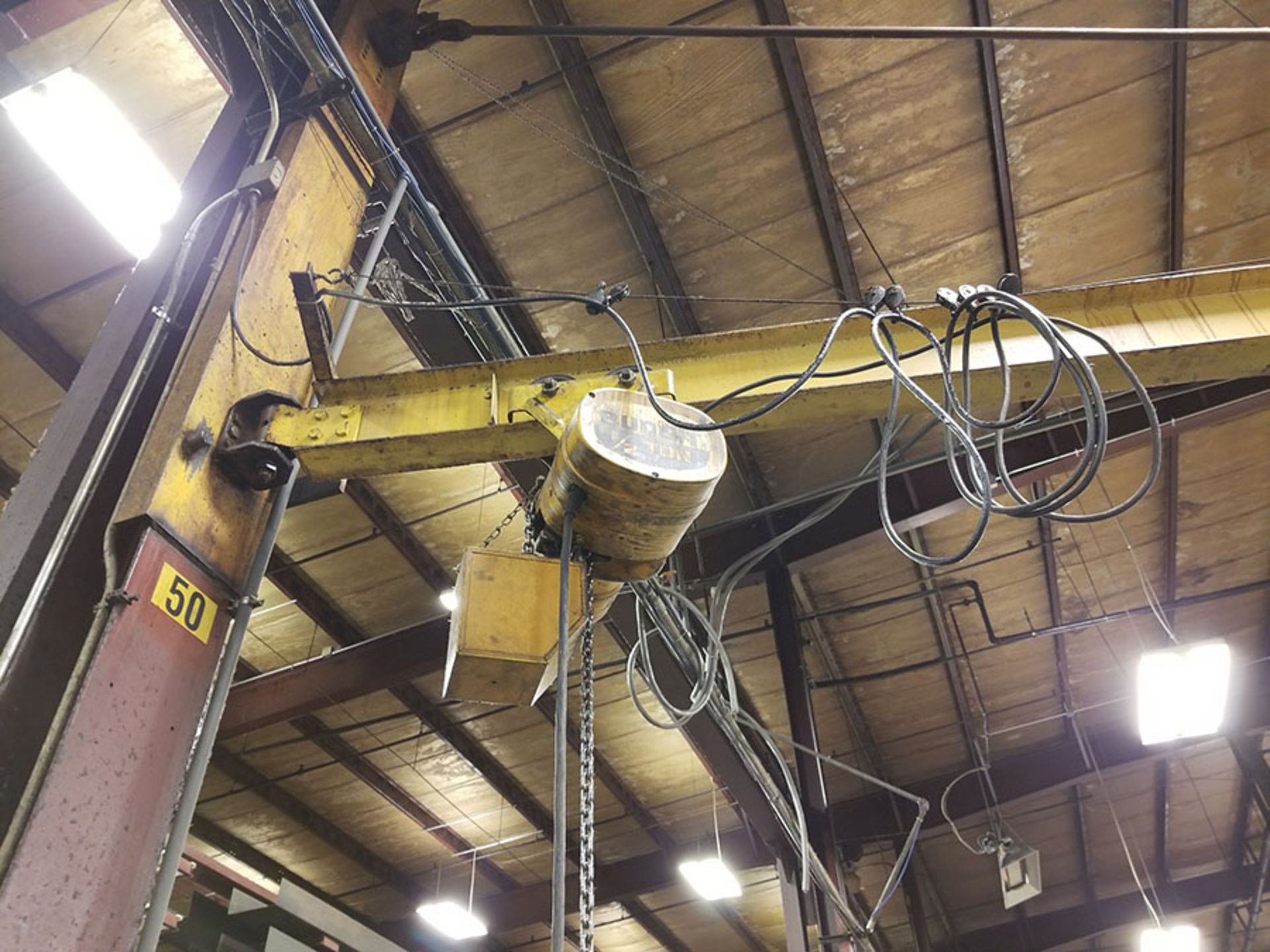 1/2 TON COLUMN MOUNTED JIB CRANE WITH BUDGIT 1/2 TON ELECTRIC CHAIN HOIST WITH PENDANT CONTROL - Image 3 of 6