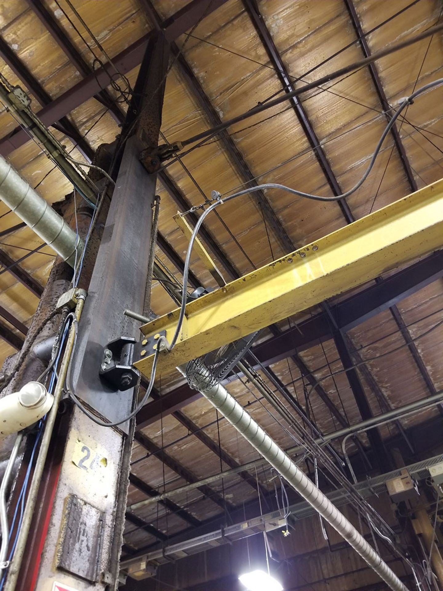 1/2 TON COLUMN MOUNTED JIB CRANE WITH BUDGIT 1/2 TON ELECTRIC CHAIN HOIST WITH PENDANT CONTROL - Image 5 of 5