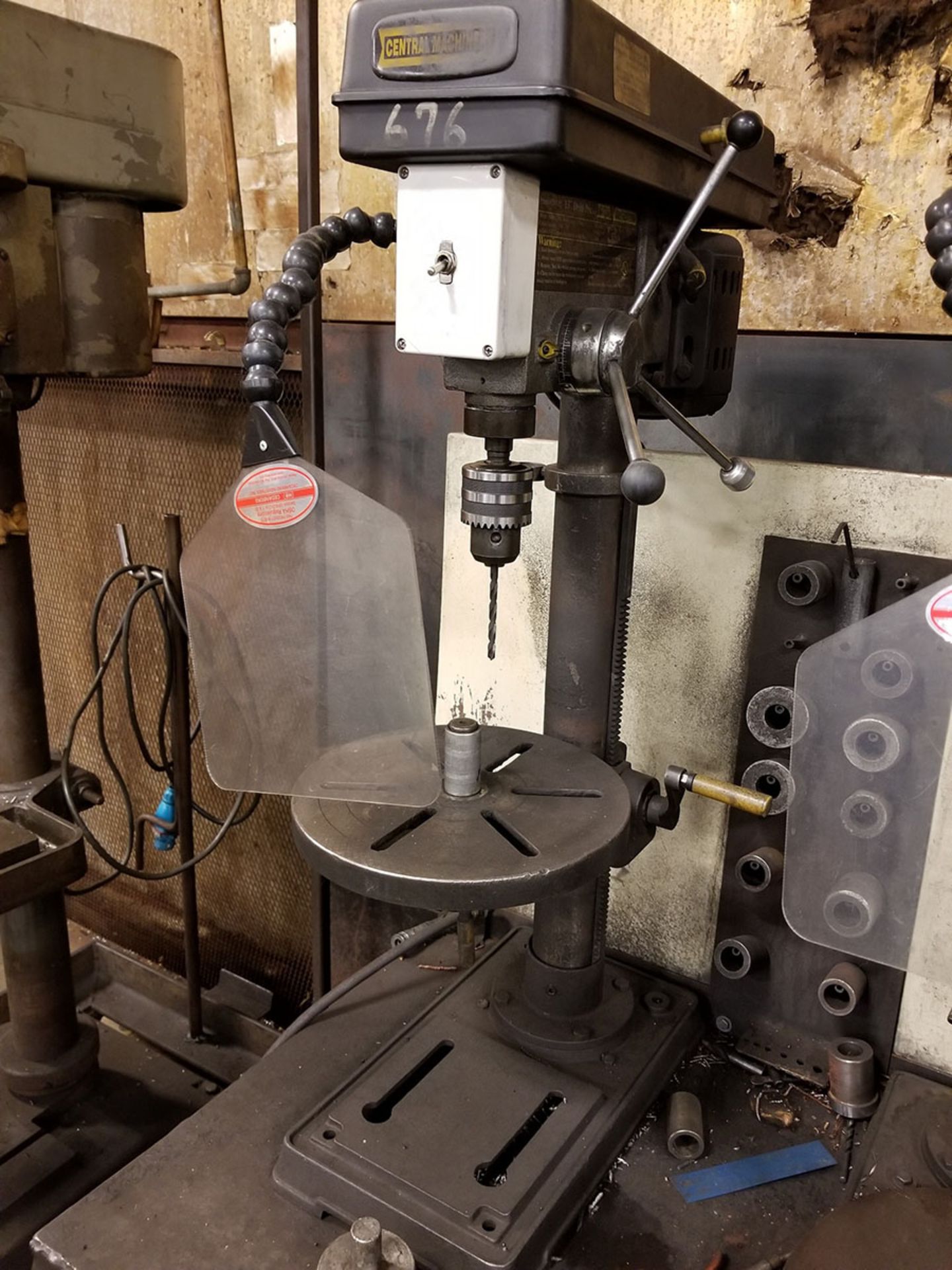 ROLLING DUAL VERTICAL DRILL PRESS TABLE WITH (2) CENTRAL MACHINERY BENCH TOP 13’‘ DRILL PRESSES, 7/ - Image 4 of 8