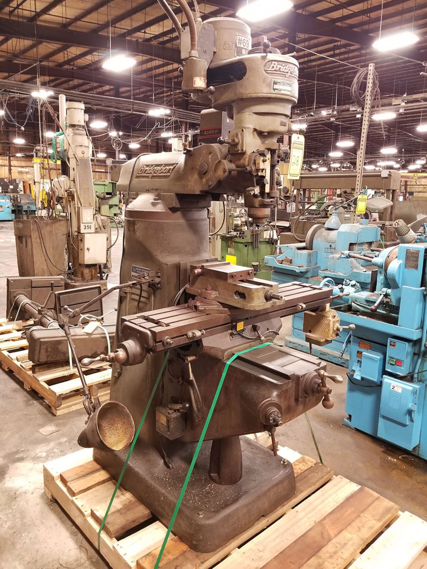 BRIDGEPORT VERTICAL MILLING MACHINE,  MODEL 14095, POWER DRAW BAR,  80-2720 SPINDLE RPM, ACU-RITE