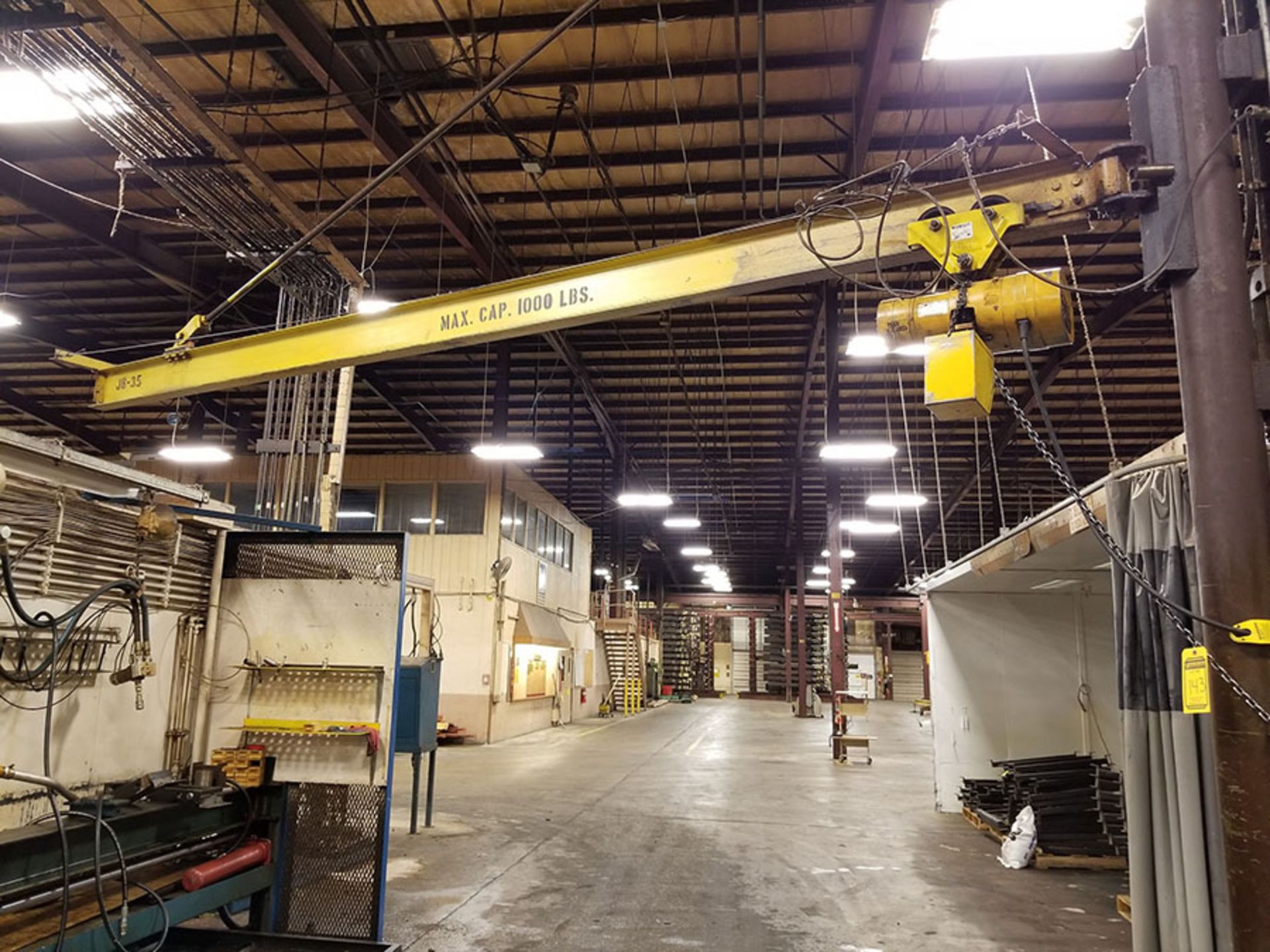 1/2 TON COLUMN MOUNTED JIB CRANE WITH BUDGIT 1/2 TON ELECTRIC CHAIN HOIST WITH PENDANT CONTROL