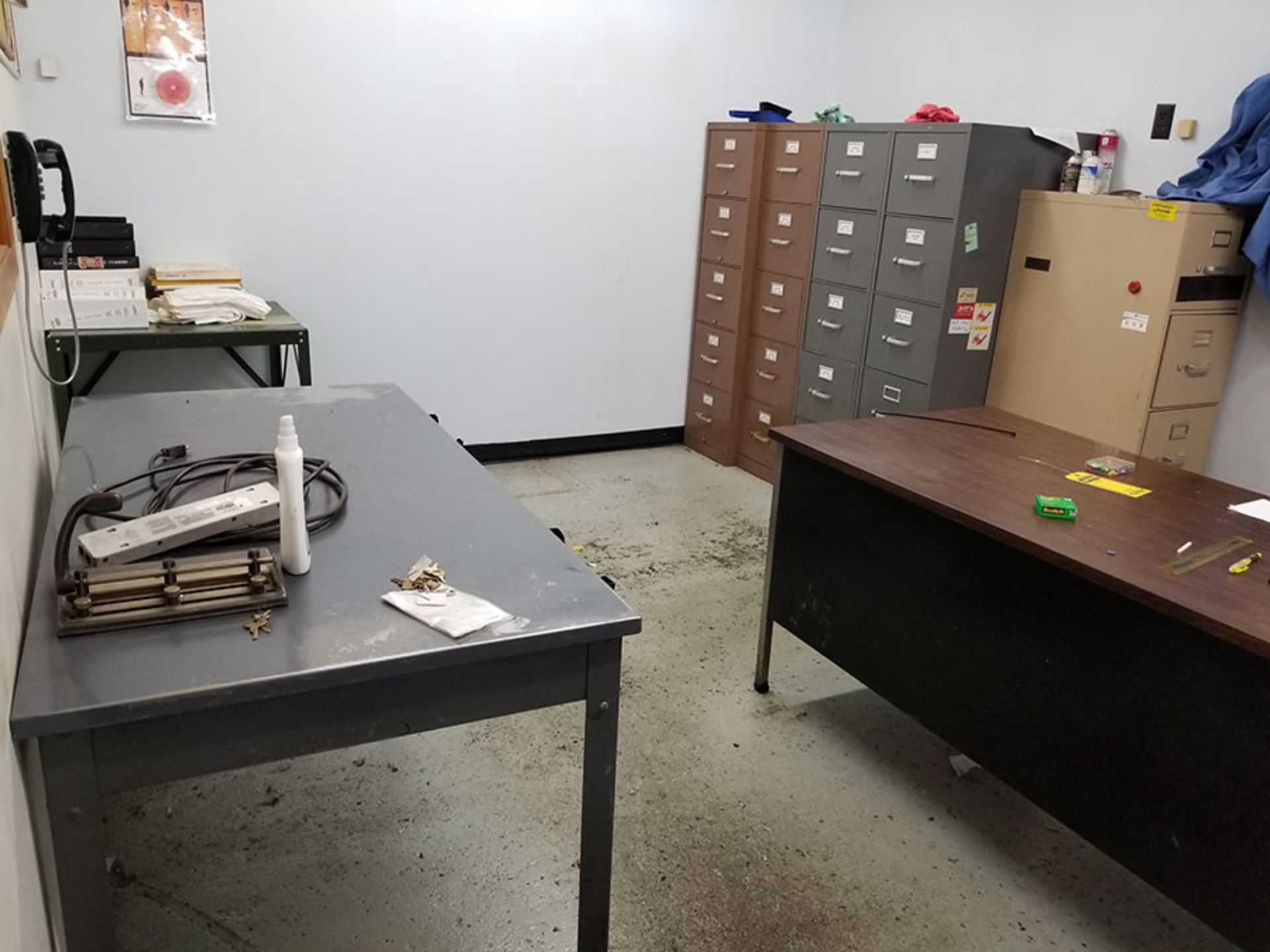 CONTENTS OF FOREMAN’S OFFICE INCLUDING (3) DESKS/TABLES SURROUNDING OUTSIDE OFFICE, METAL FILING - Image 3 of 4