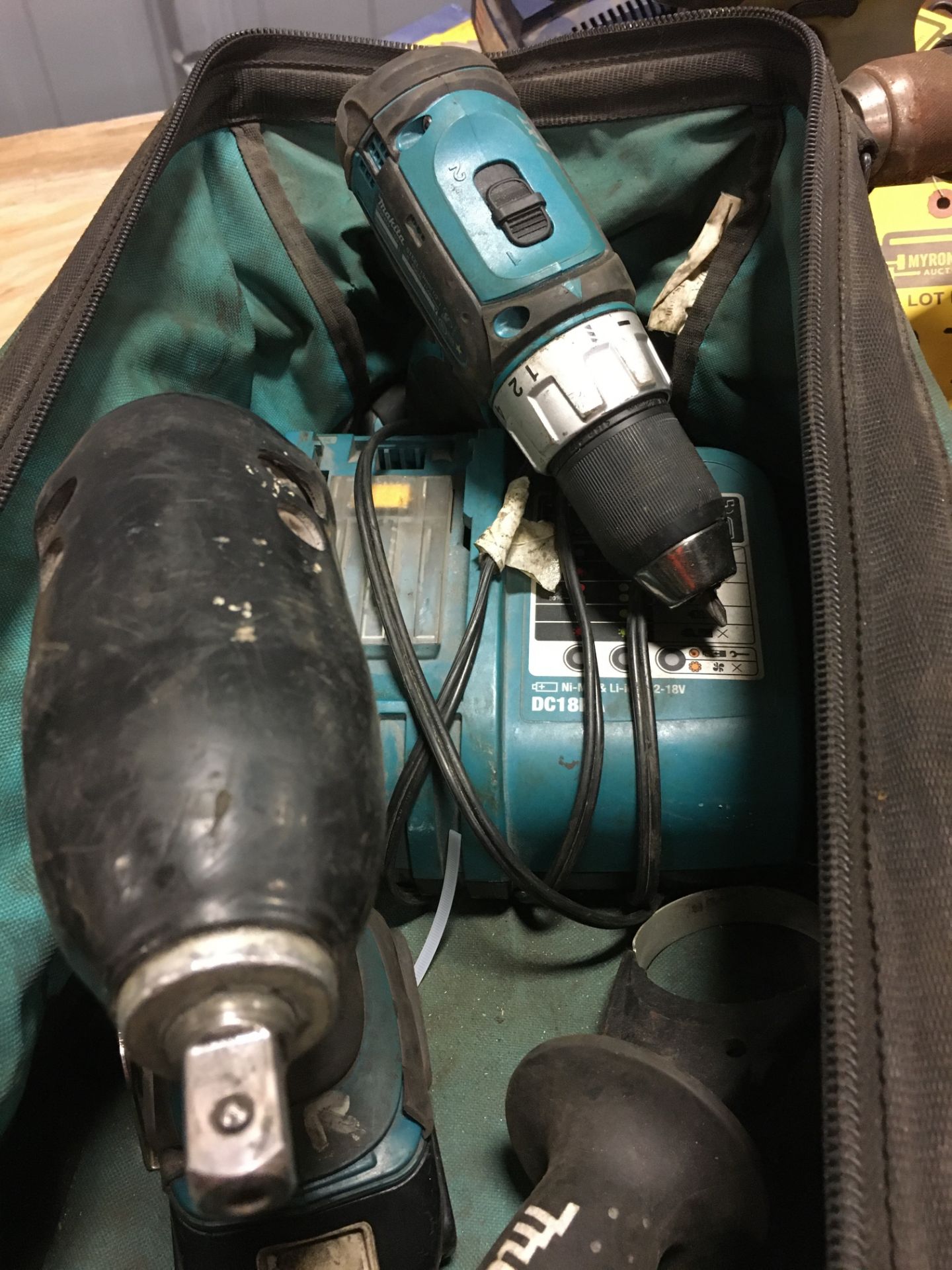 MAKITA 18-VOLT CORDLESS COMBO SET; DRILL, IMPACT WRENCH, AND CHARGER