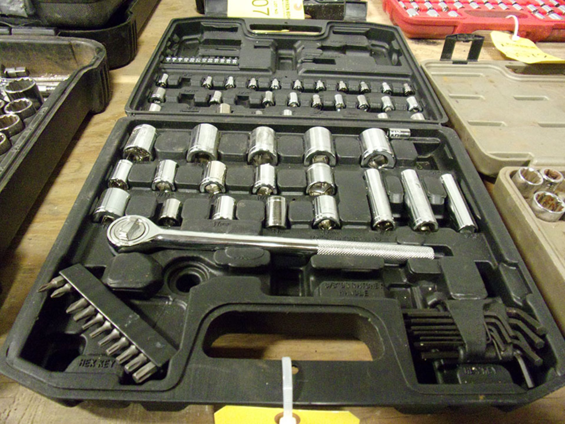 HYPER TOUGH SOCKET SET WITH RATCHET HANDLE (MISSING PIECES)