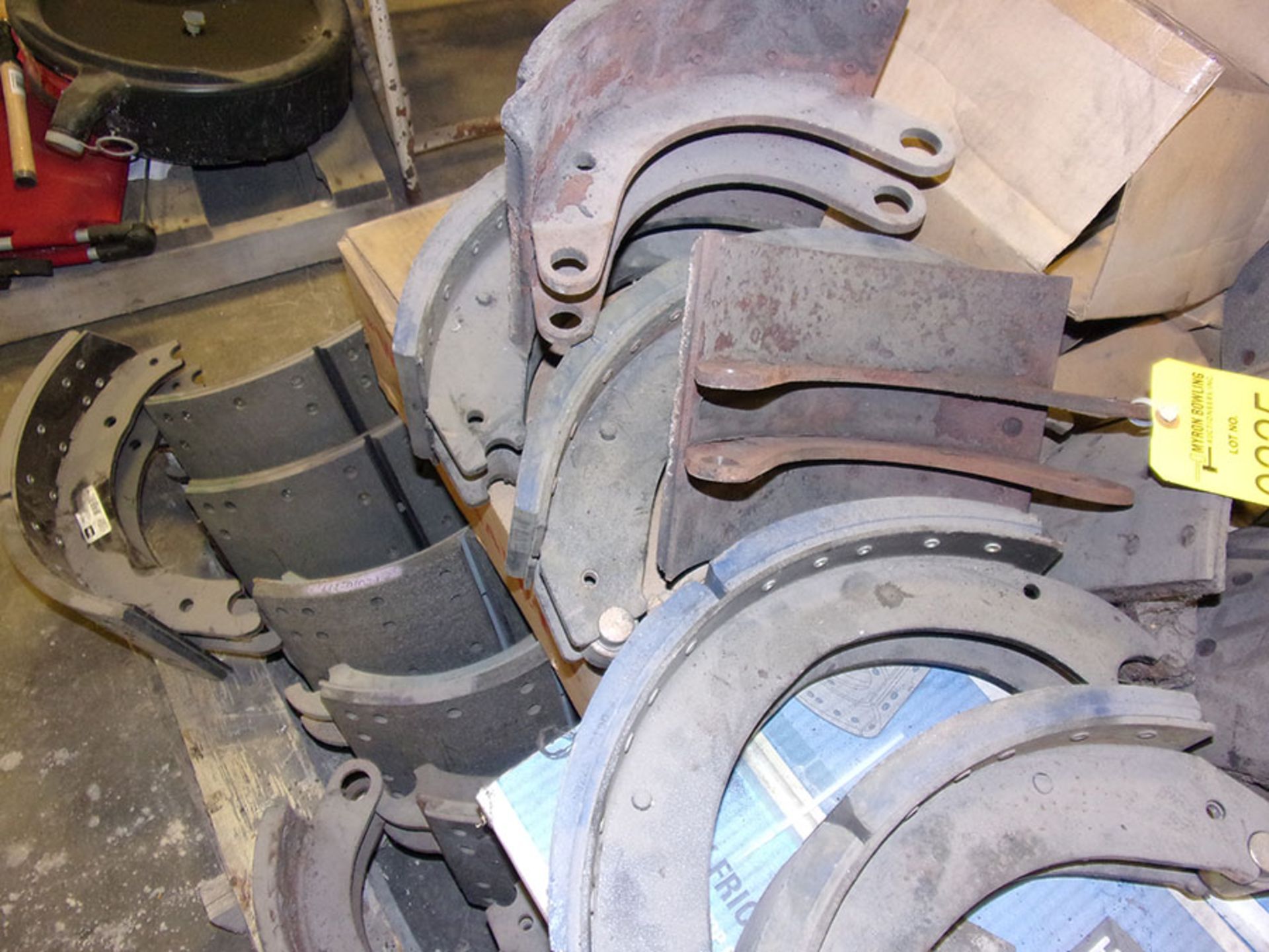 SKID OF BRAKE SHOES