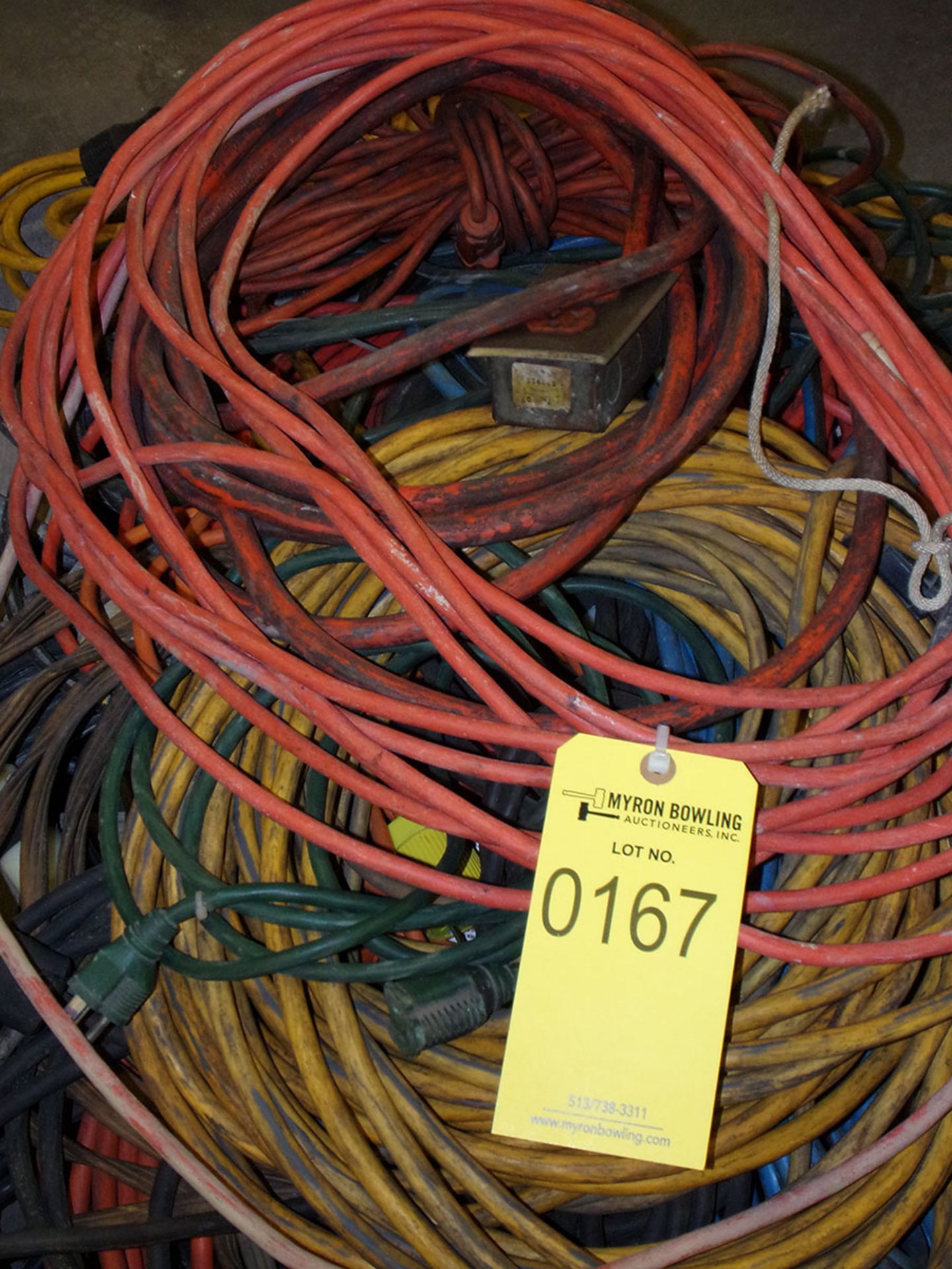 LOT OF ELECTRICAL CORDS