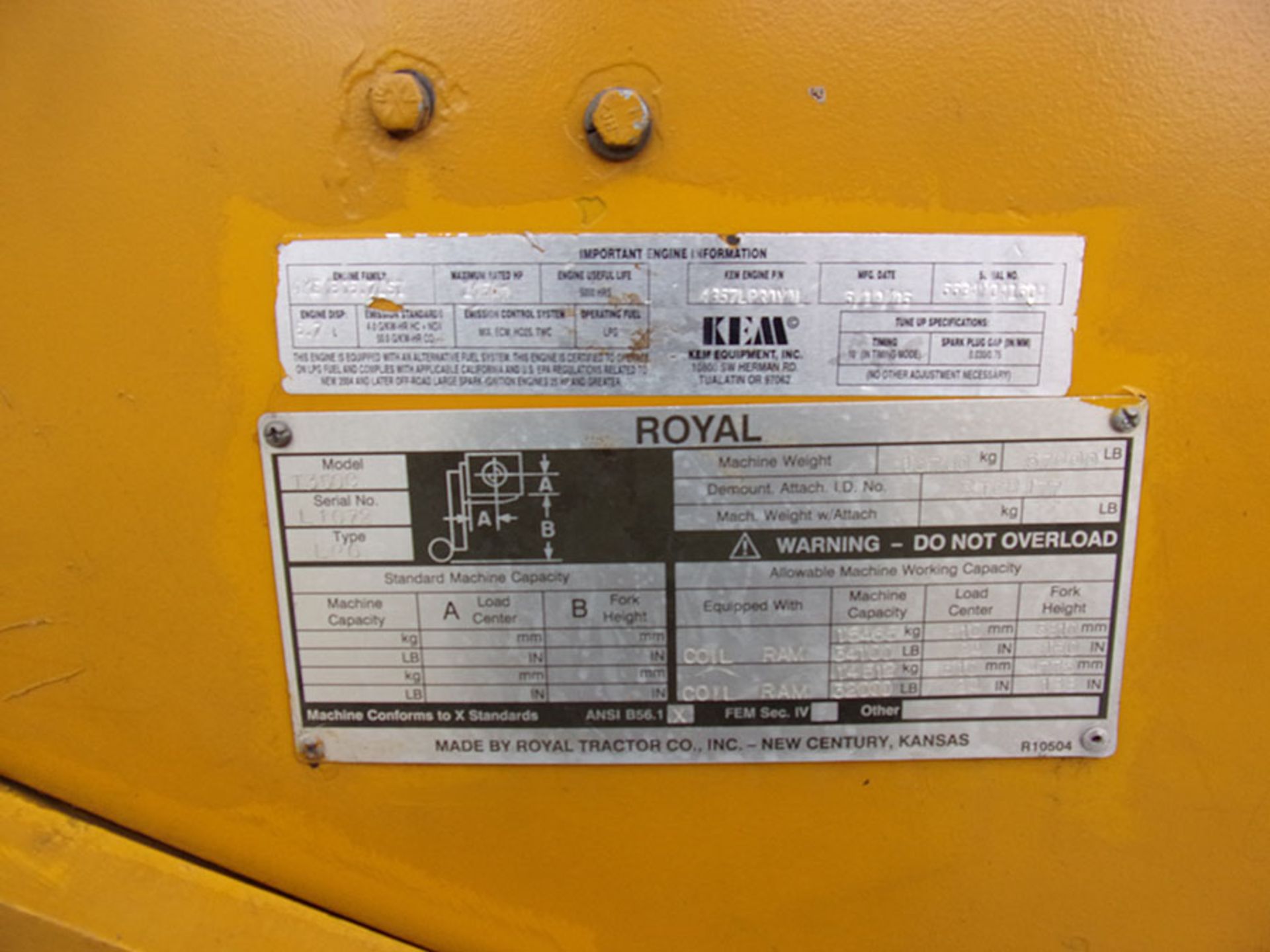 ROYAL LIFTMASTER T350C LP FORKLIFT, 35,000 LB. CAPACITY, 3-STAGE MAST, 8' FORKS, S/N L1072 - Image 4 of 4