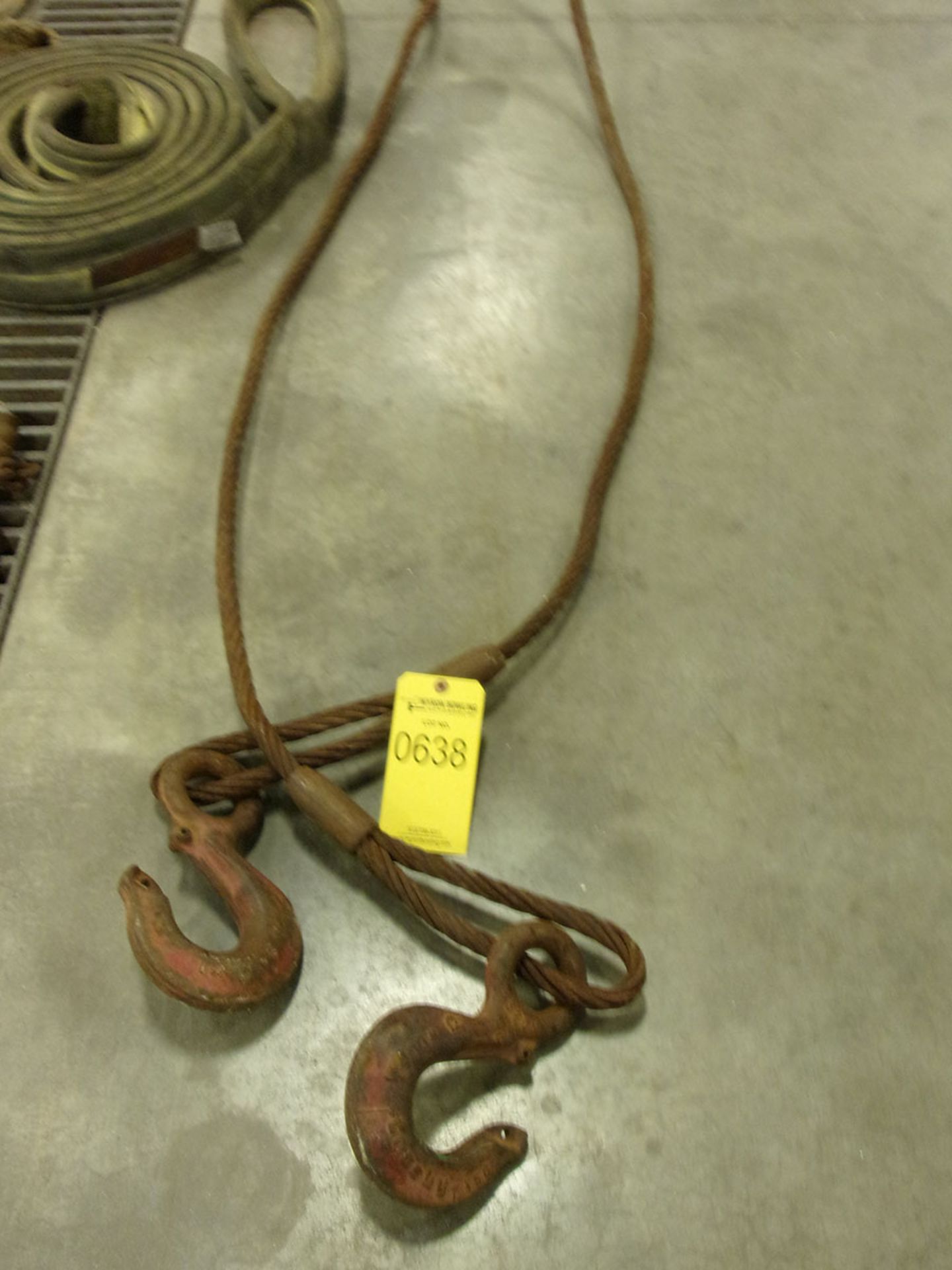 LARGE 2-HOOK CABLE