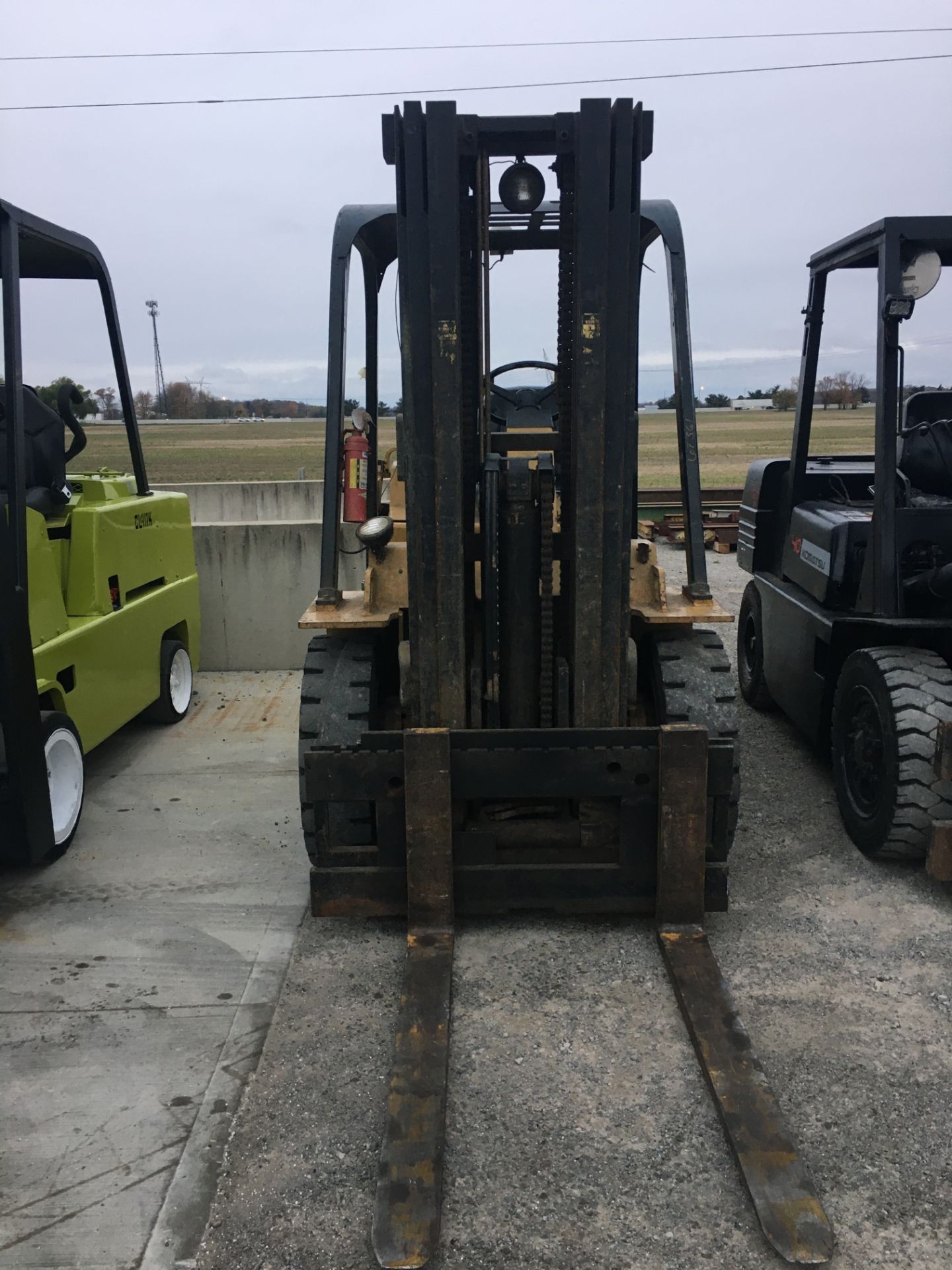 CATERPILLAR 6,000 LB. CAPACITY LP FORKLIFT, MODEL V60E, S/N A224972 77X03093, 3-STAGE MAST, - Image 2 of 2