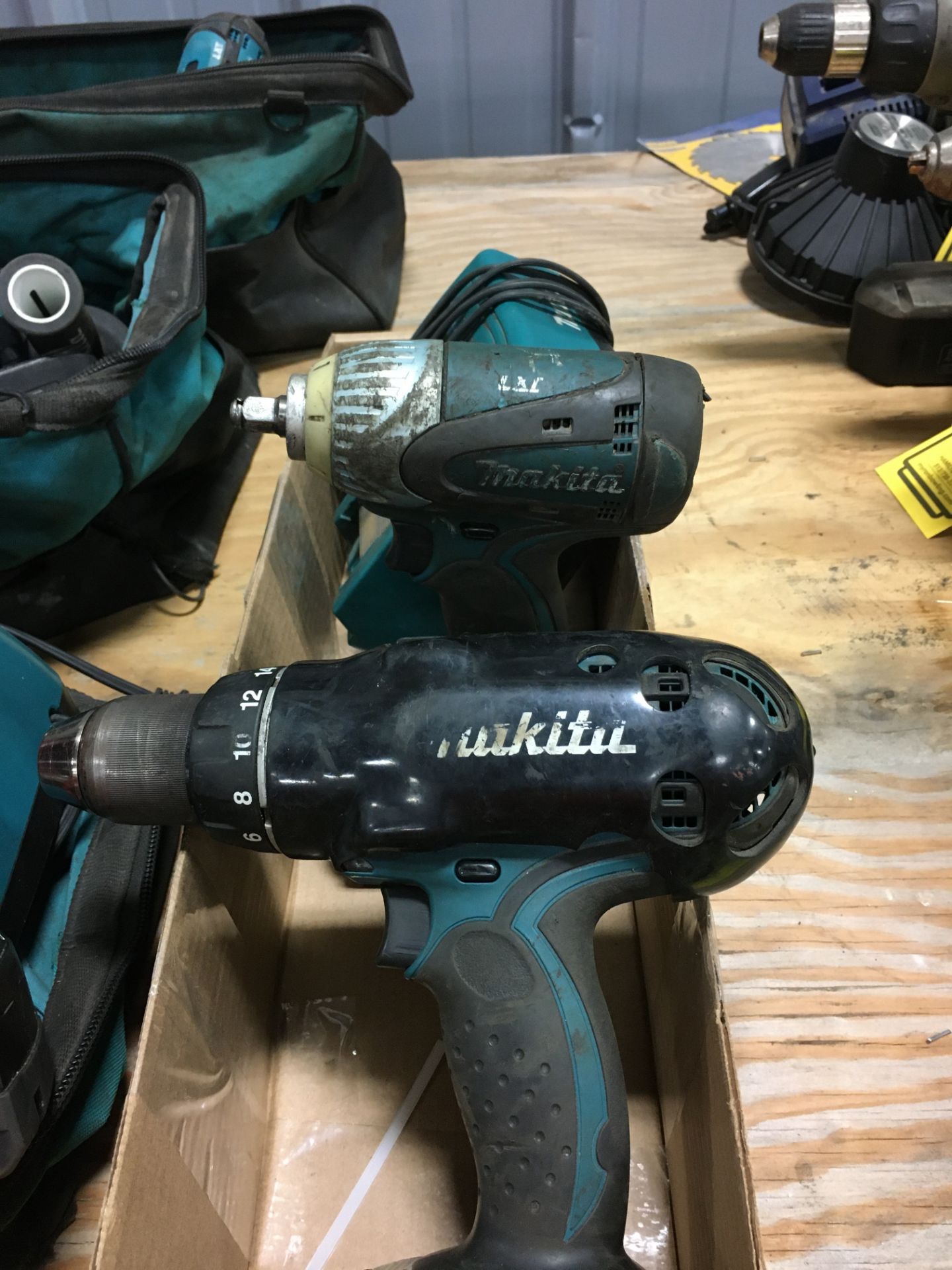 MAKITA 18-VOLT CORDLESS COMBO SET; DRILL, IMPACT WRENCH, AND CHARGER