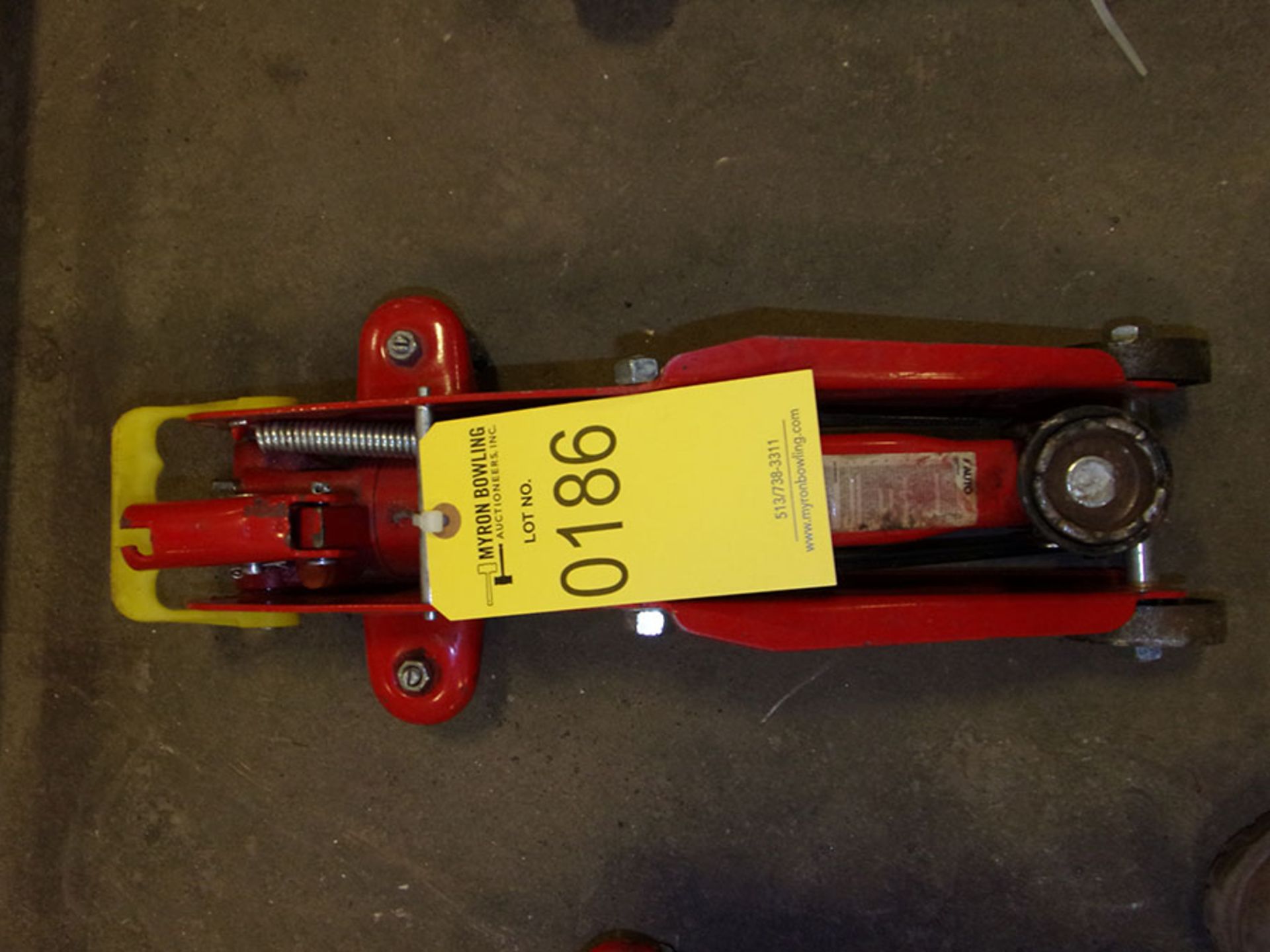 HYDRAULIC FLOOR JACK