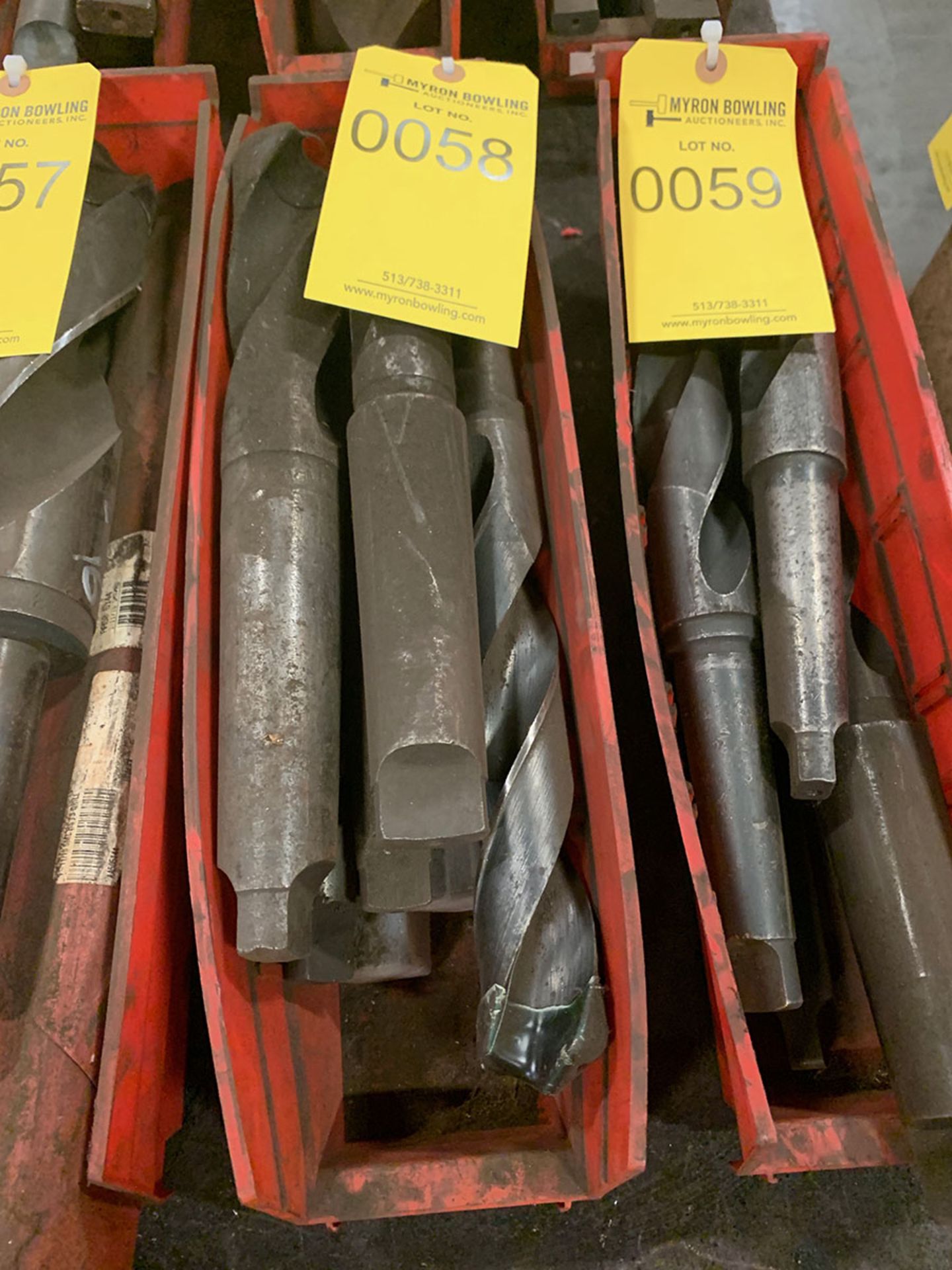 LOT OF ASSORTED SIZE TAPERED DRILL BITS