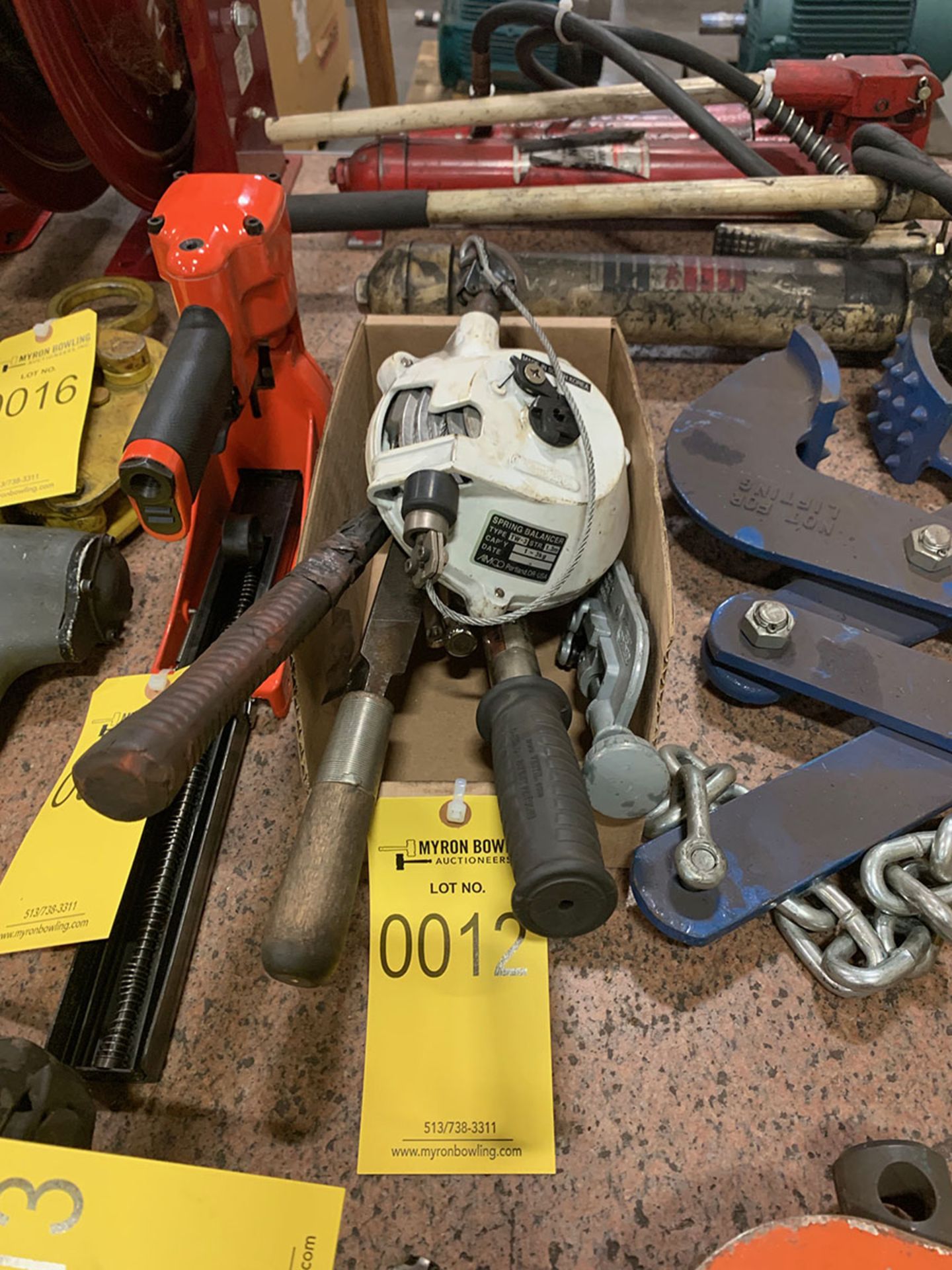 LOT OF ASSORTED TOOLS