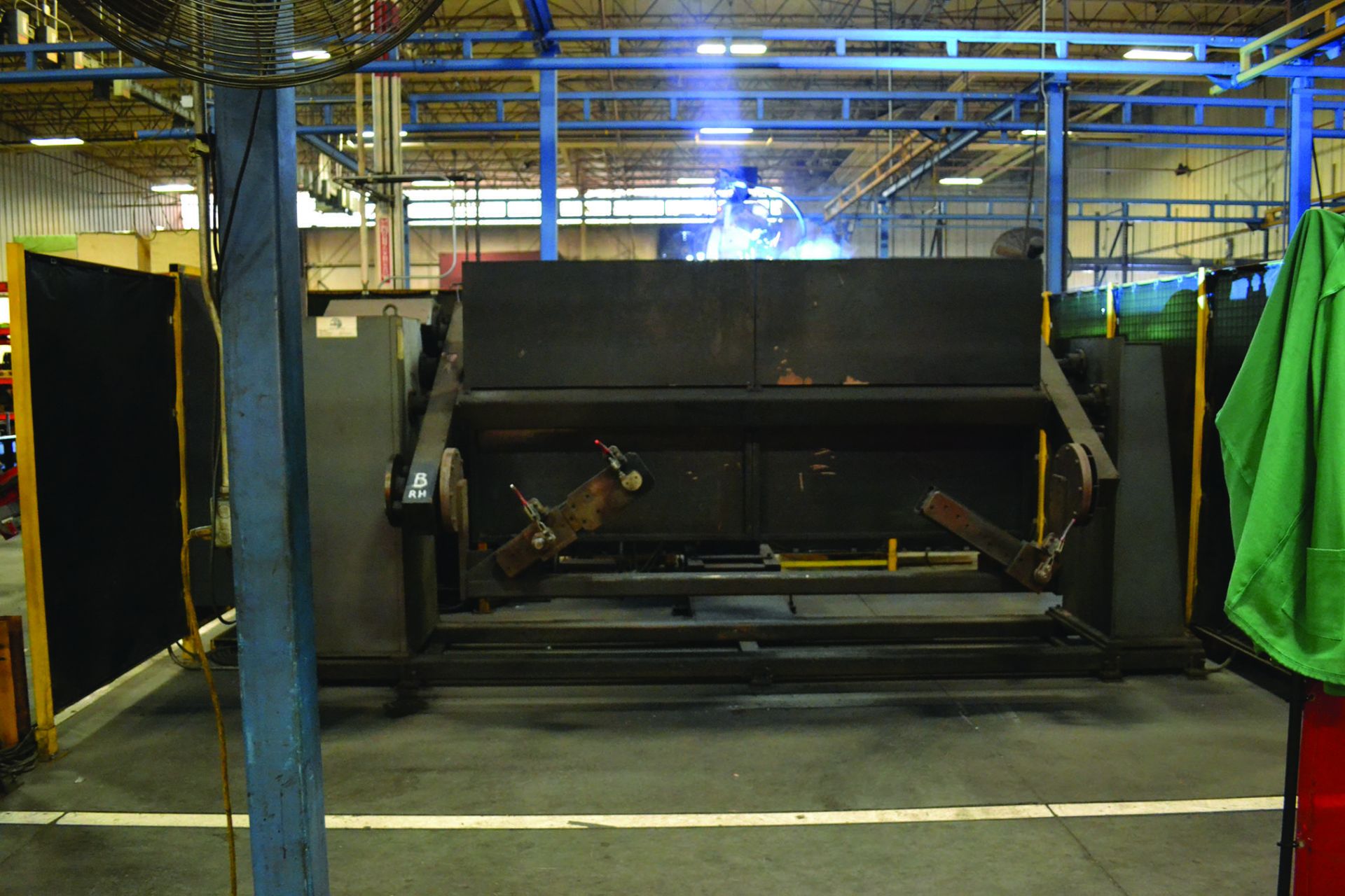 2001 MOTOMAN WITH 120 ROTARY TRUNNION & 2001 MOTOMAN UP20 ROBOT MILLER AXCESS, 450 WELDING POWER - Image 4 of 9