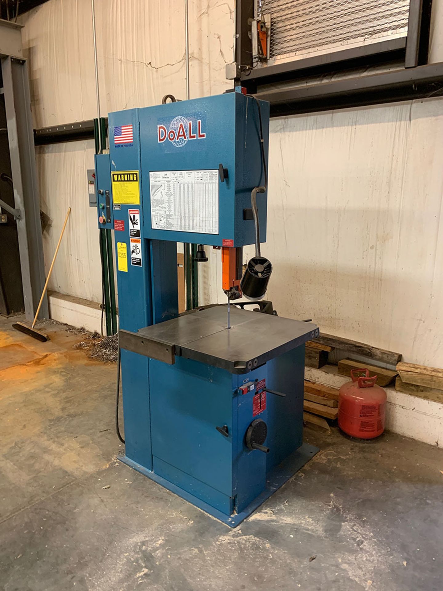 2004 DOALL VERTICAL BAND SAW; MODEL 2013-V, S/N 571-04102