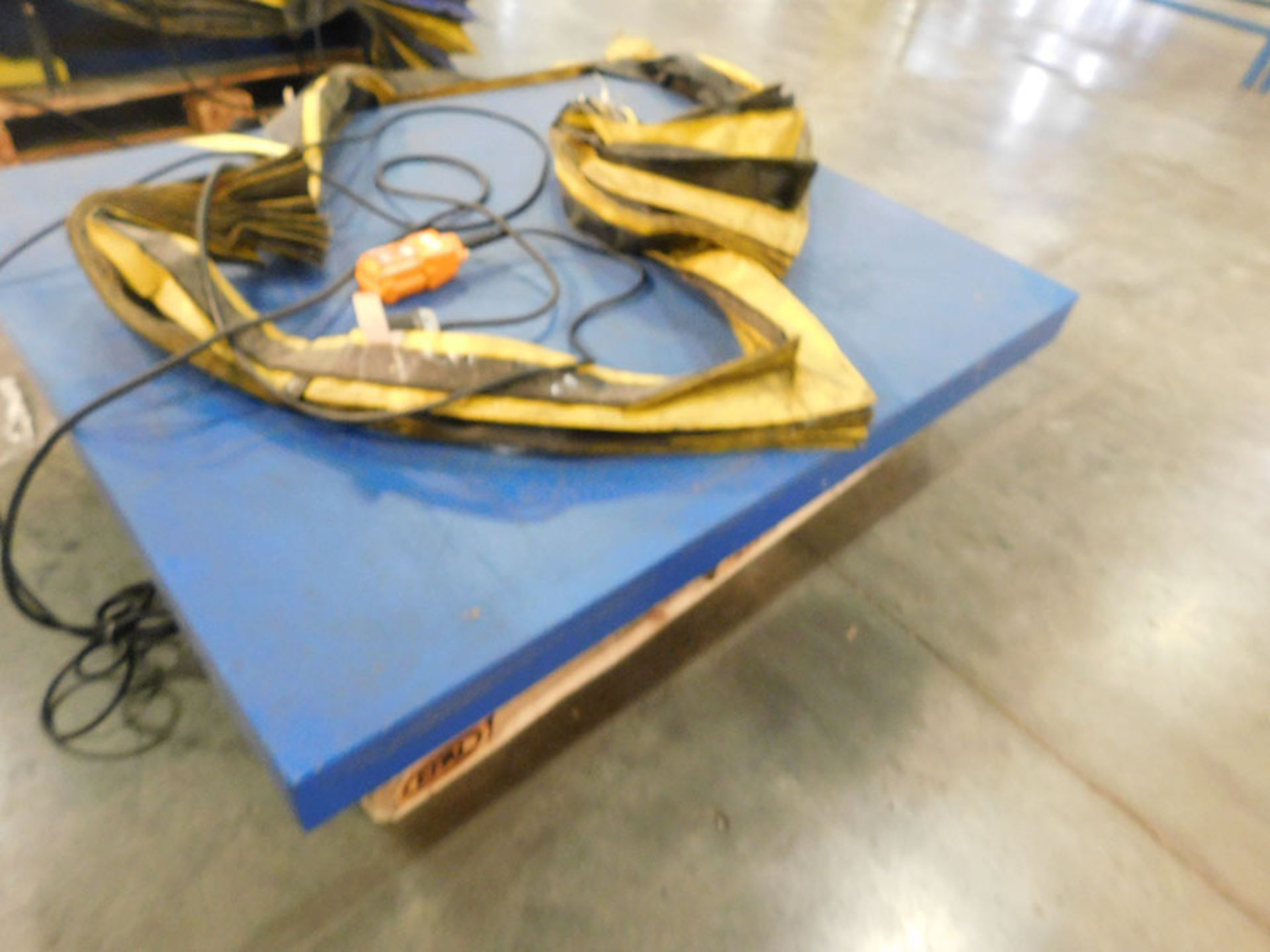 SCISSOR LIFT TABLE WITH BAILEY CONTROLS - Image 2 of 2