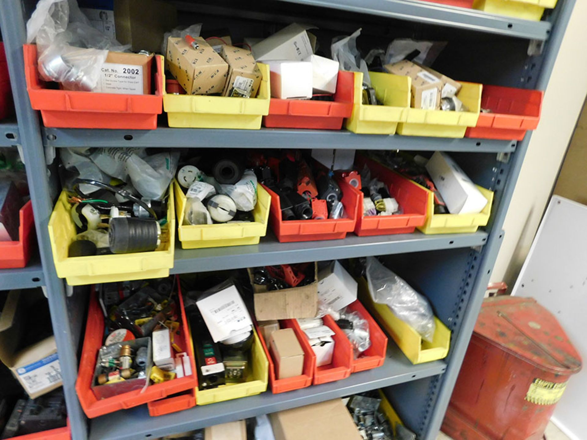 CONTENT OF SHELF; ELECTRICAL SUPPLIES - Image 4 of 5