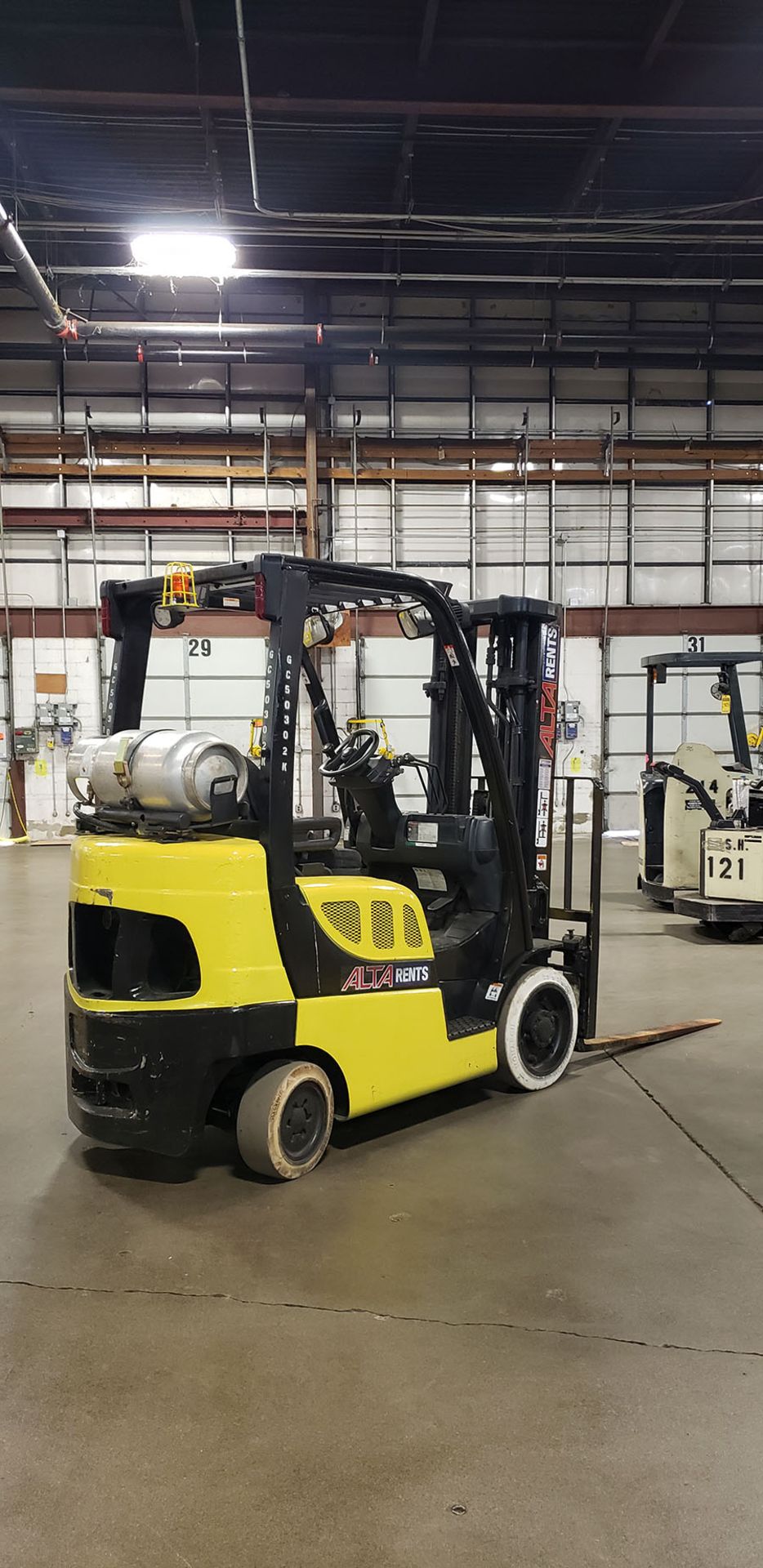 2012 HYSTER 5,000 LB. CAPACITY LPG FORKLIFT; MODEL S50FT, 3-STAGE MAST, SIDESHIFT, 194.9 MAX LIFT - Image 2 of 3