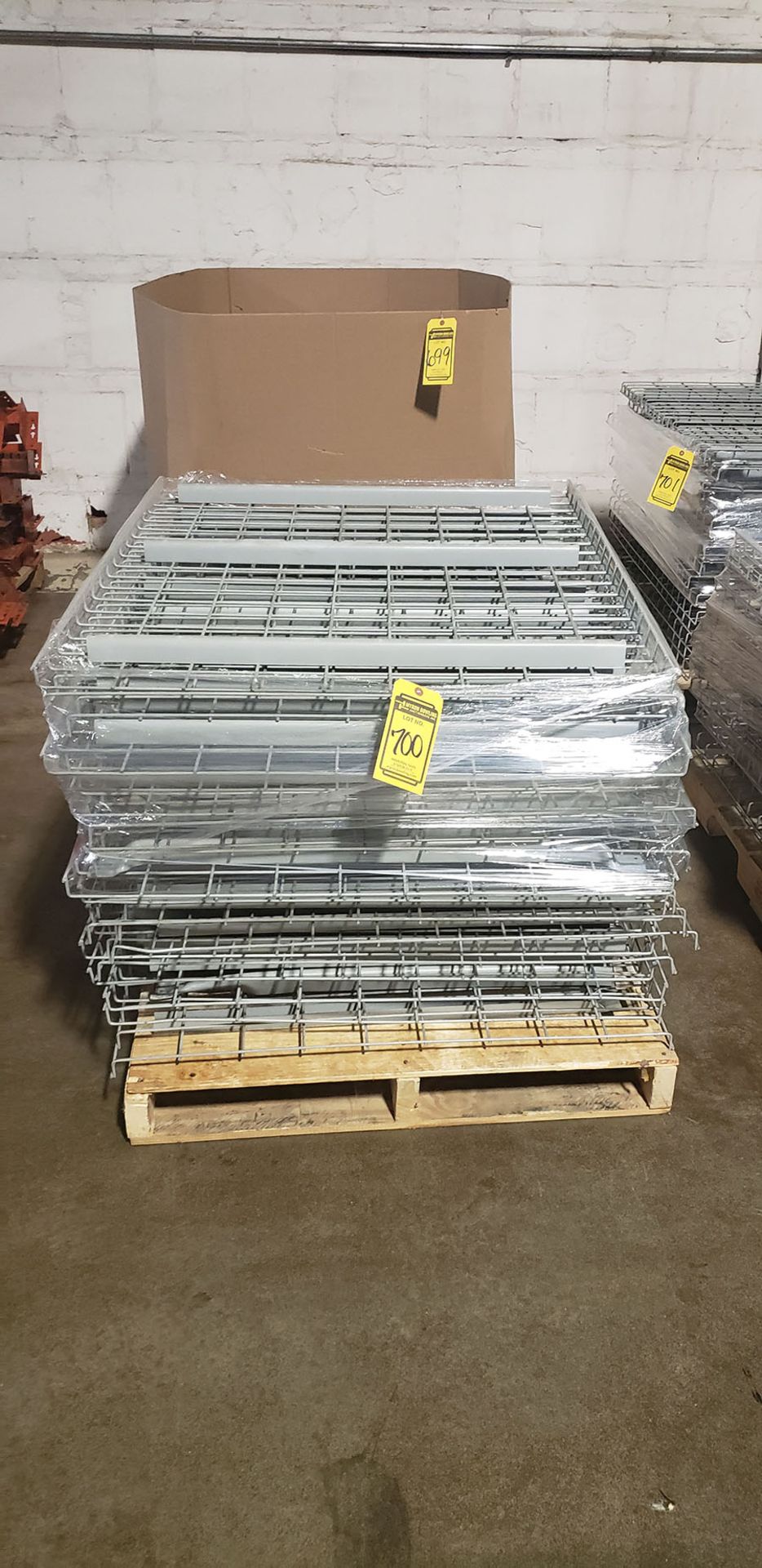 (20+/- PIECES) OF WIRE DECKING; 36'' X 46''