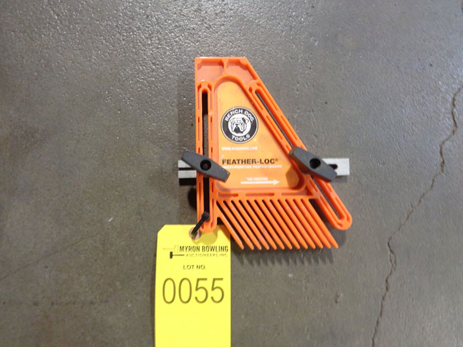 BENCH DOG TOOL FEATHERBOARD