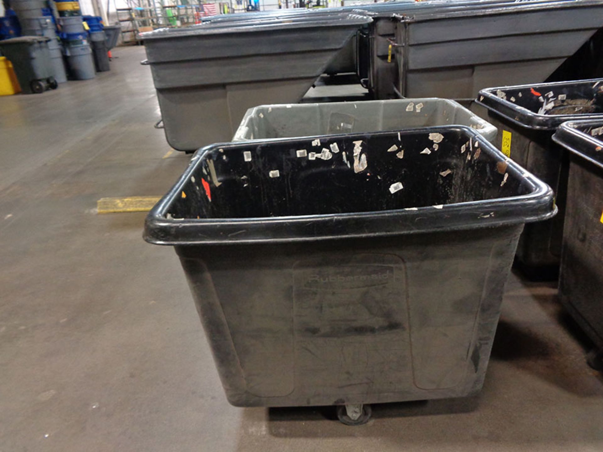 (3) RUBBERMAID UTILITY CARTS