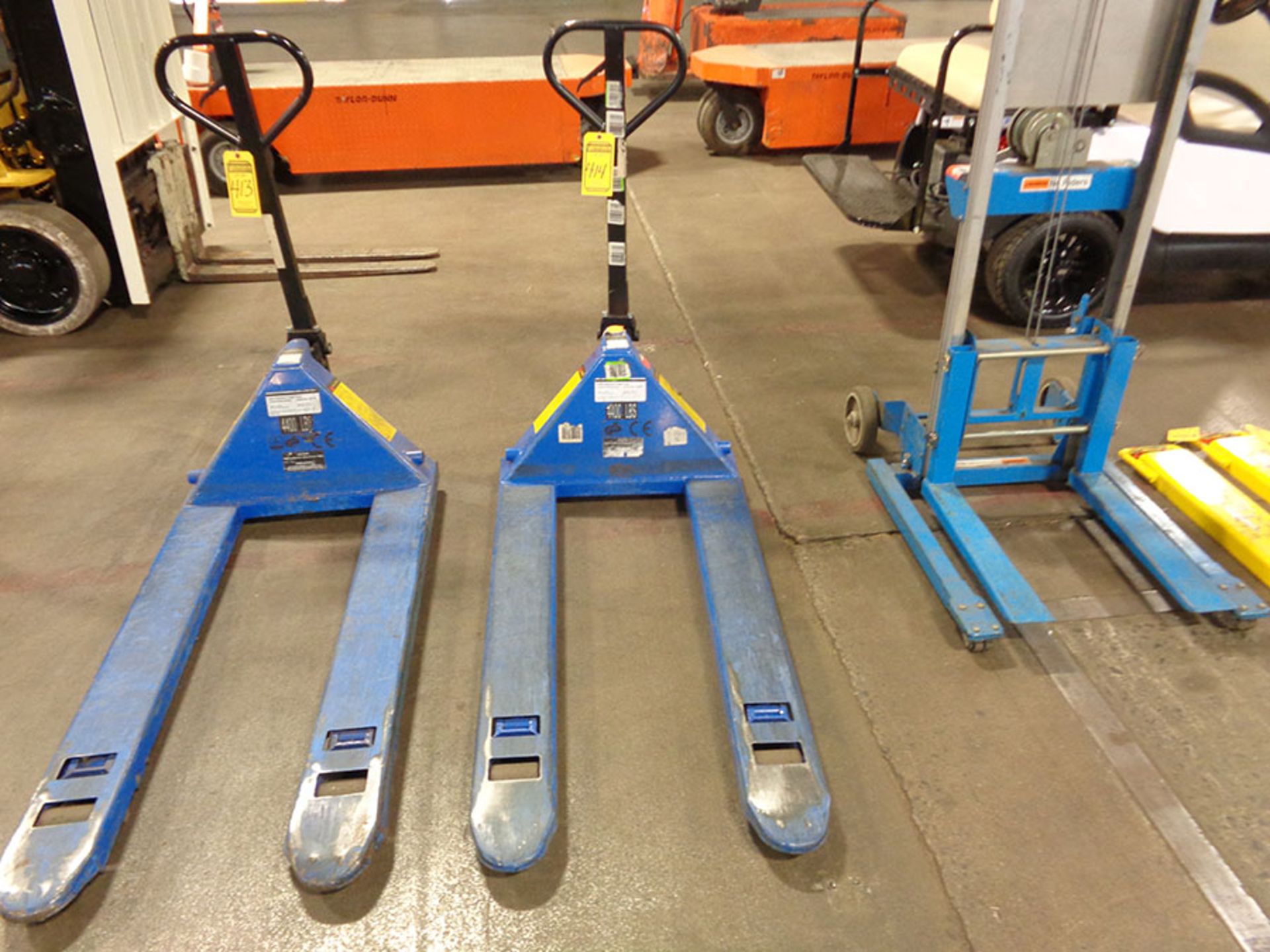 GRAINGER 4,400 LB. CAPACITY PALLET JACK