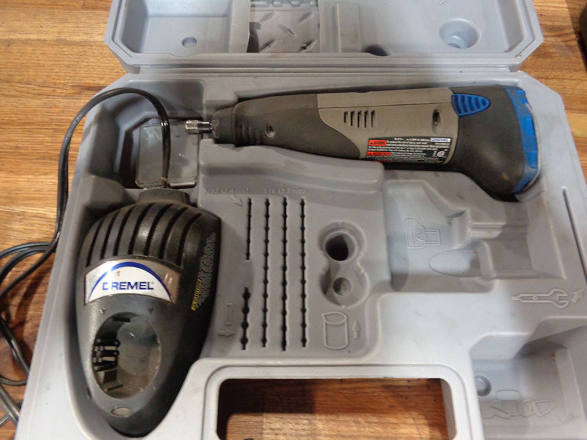 DREMEL 10.8V ROTARY TOOL