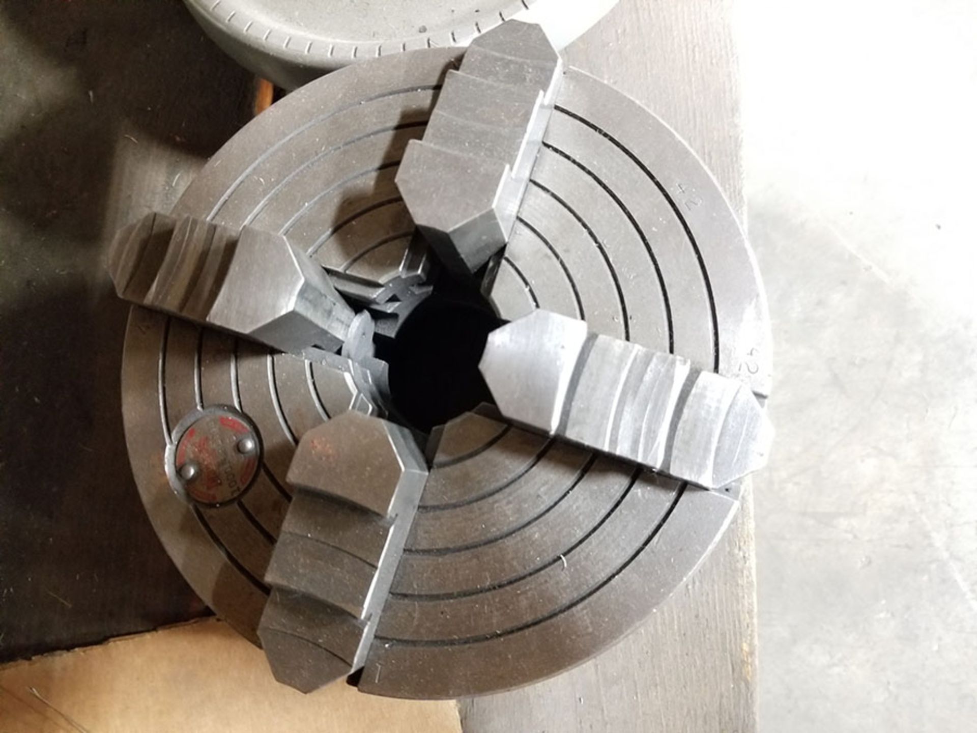 8'' 4 JAW CHUCK - Image 3 of 4