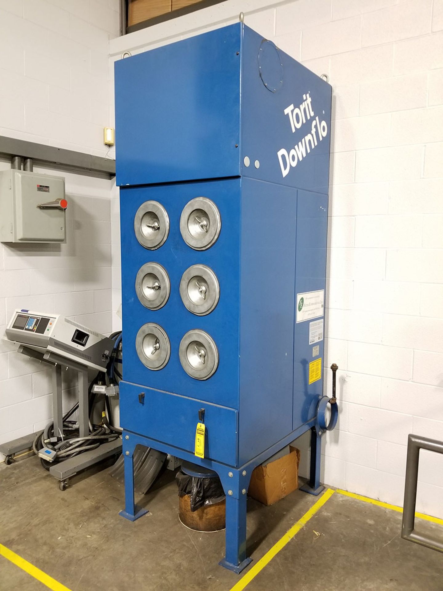 DONALDSON TORIT DUST COLLECTOR,  MODEL SDF-6, S/N IG657880-001, 208V, 7.5 HP, 3450 RPM, 3 PHASE, 6 - Image 2 of 6