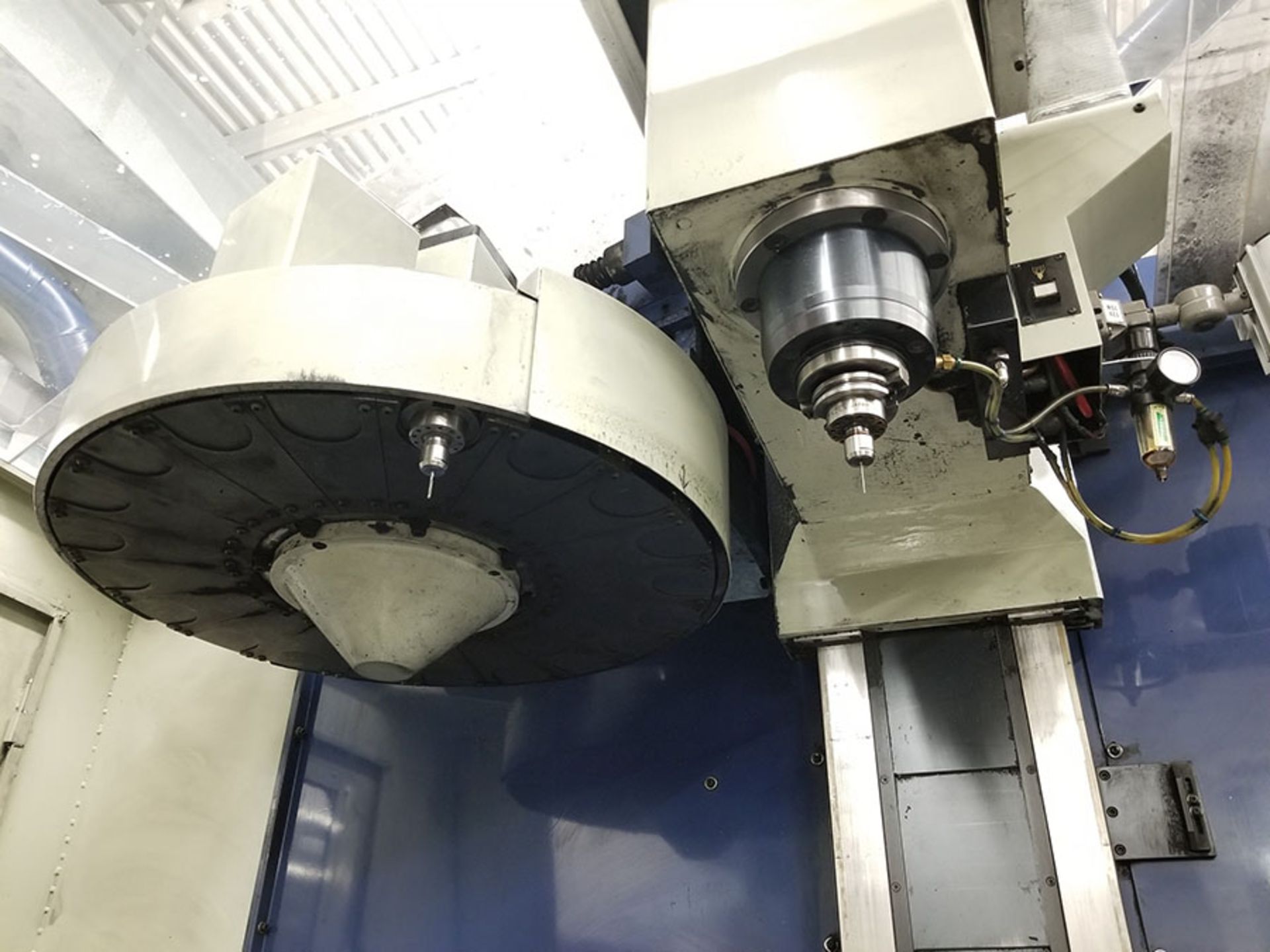 2000 VIPER CNC VERTICAL MACHINING CENTER, MODEL V950, MITSUBISHI KWS-980A DRO CONTROL WITH HS BUFFER - Image 14 of 19